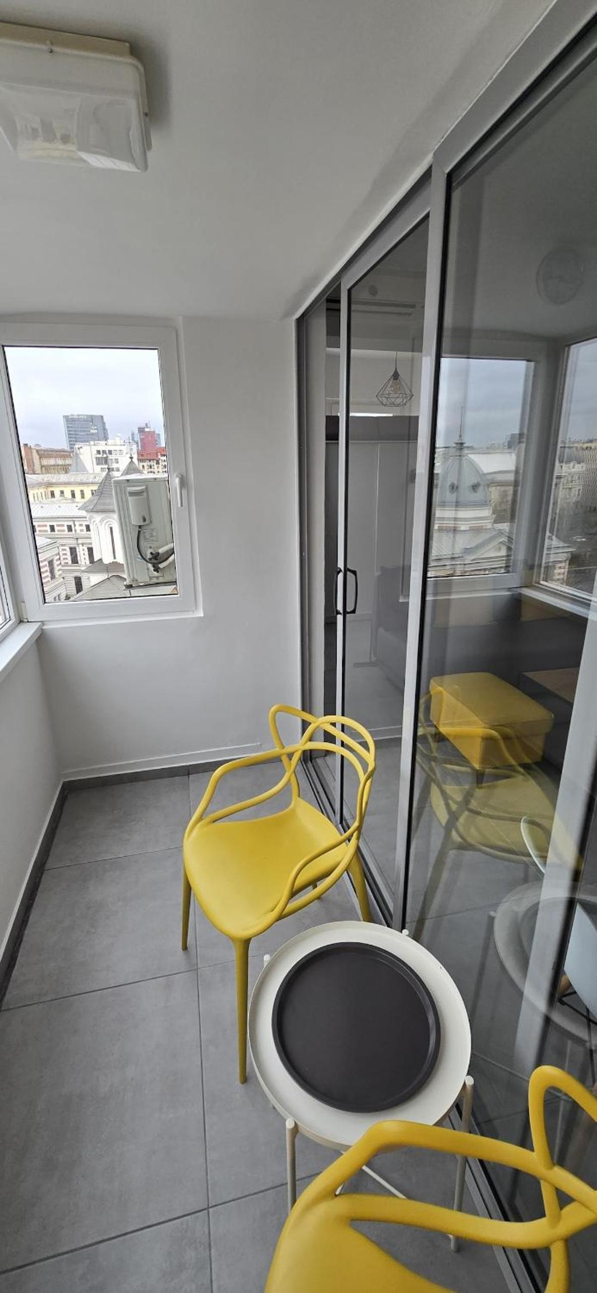 Old Town Sky View - Pumo Properties