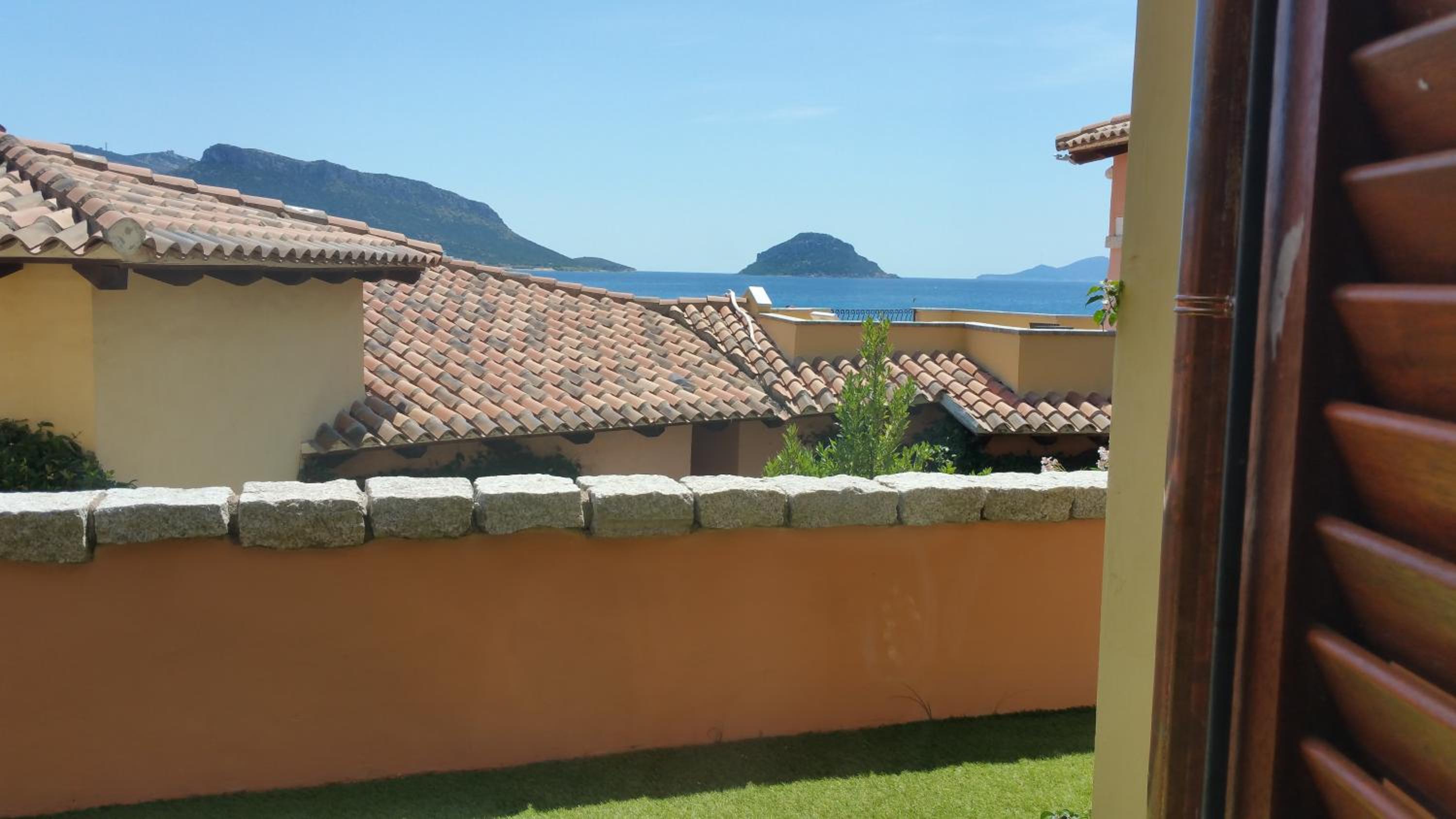 Swimming pool & Beach access Residence