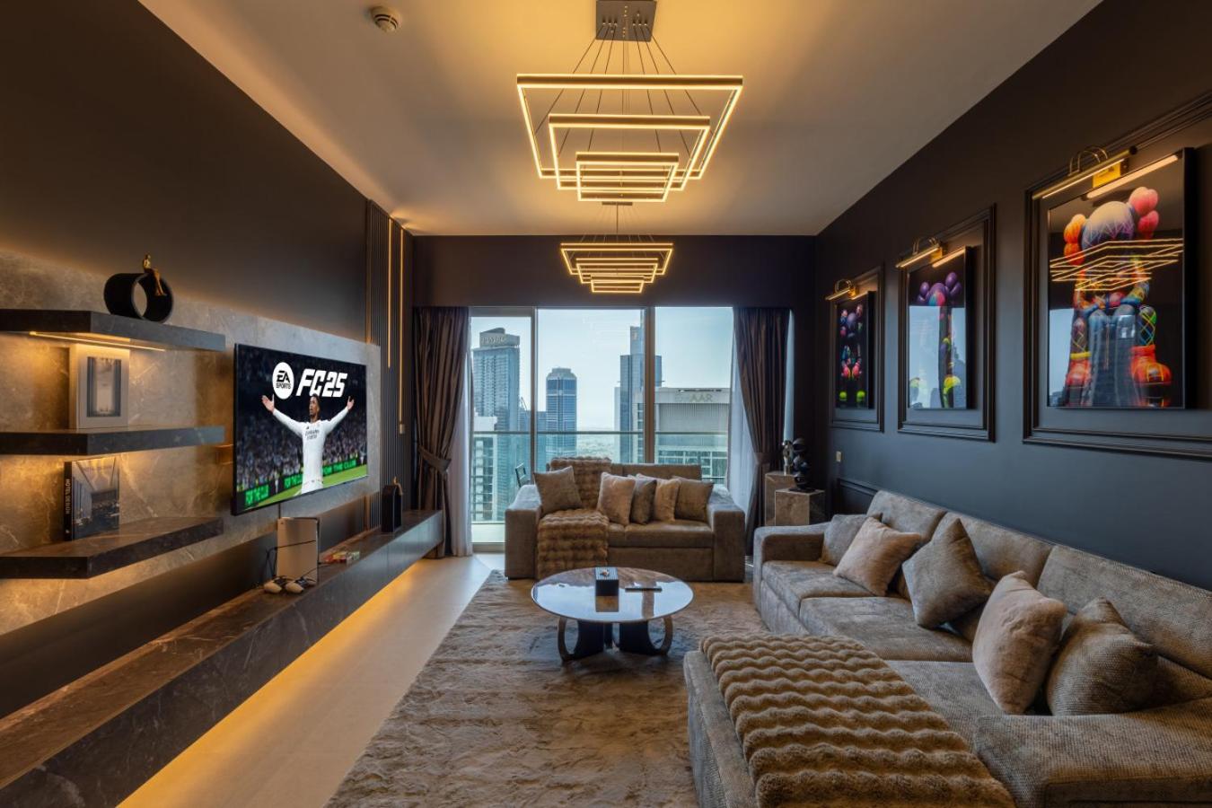 Luxury 1-Bedroom, High-Floor, Skyline Views