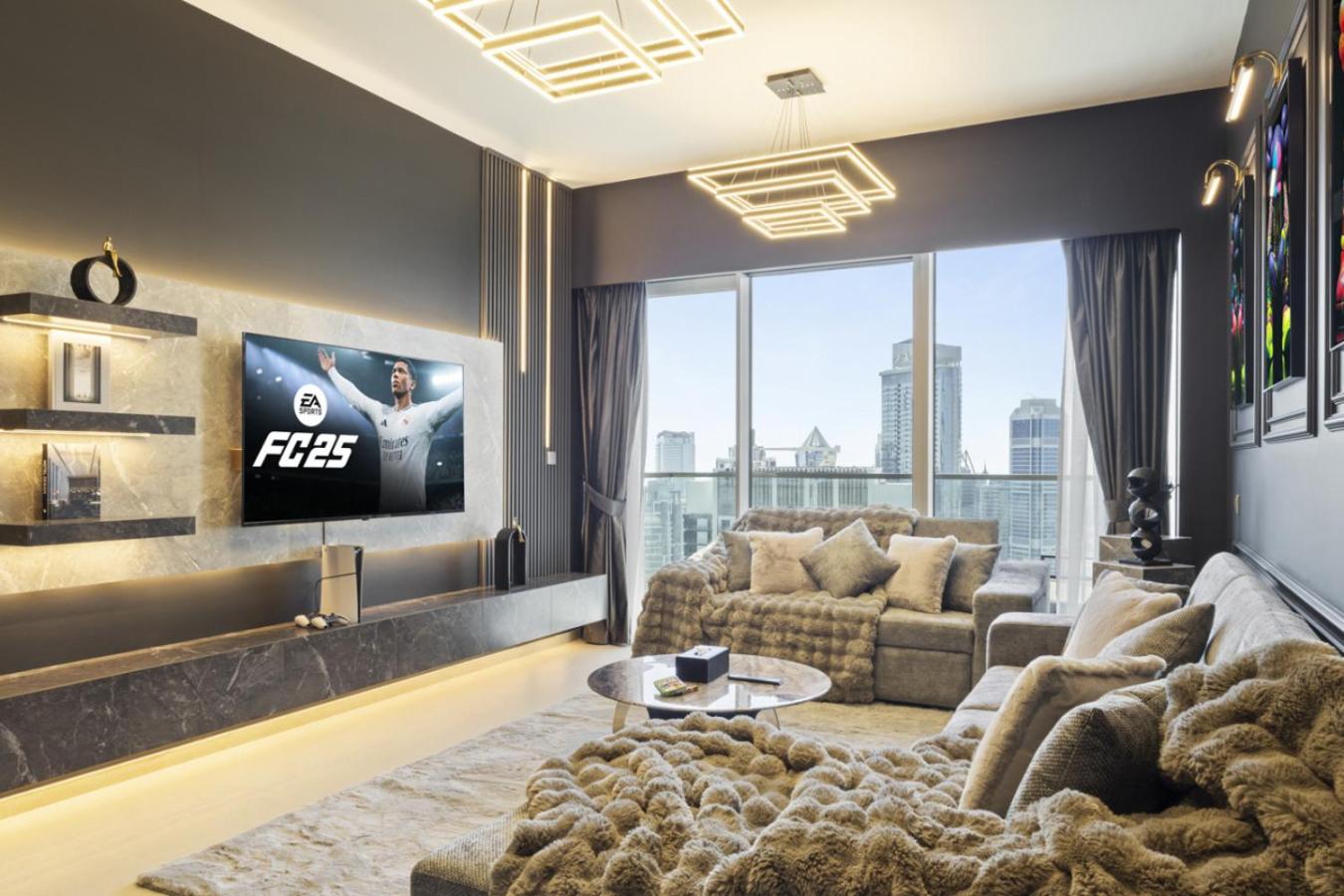 Luxury 1-Bedroom, High-Floor, Skyline Views