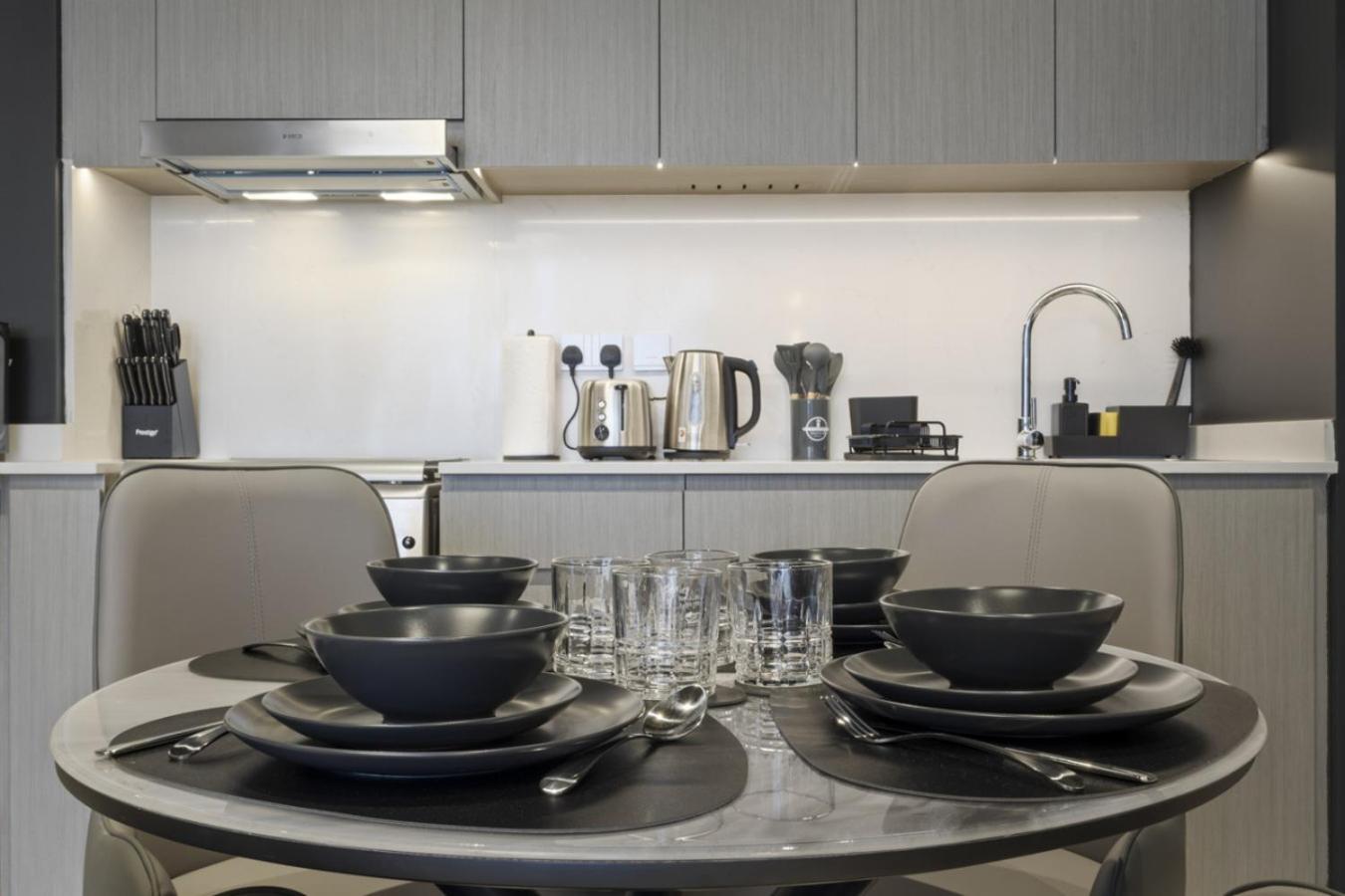 Luxury 1-Bedroom, High-Floor, Skyline Views