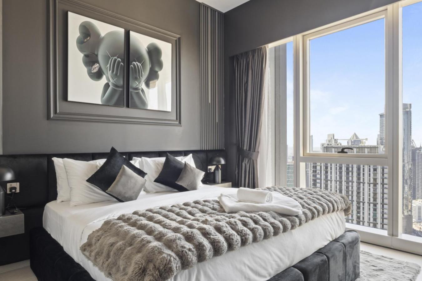 Luxury 1-Bedroom, High-Floor, Skyline Views