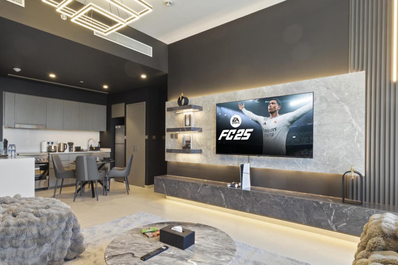 Luxury 1-Bedroom, High-Floor, Skyline Views