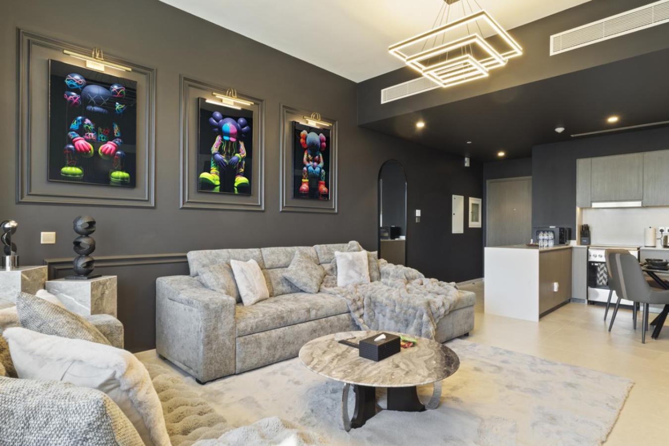 Luxury 1-Bedroom, High-Floor, Skyline Views