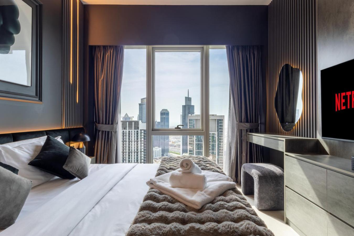 Luxury 1-Bedroom, High-Floor, Skyline Views
