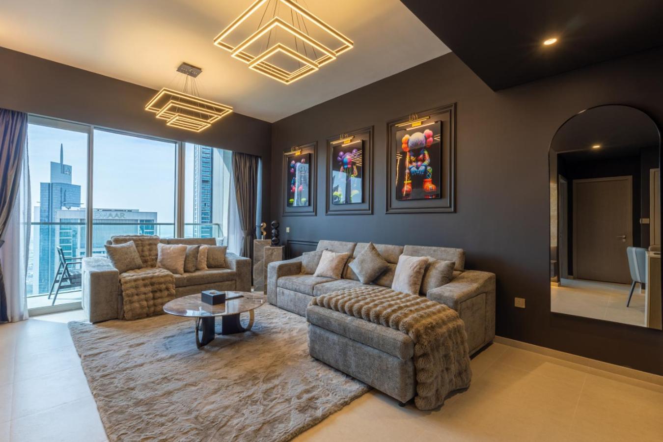 Luxury 1-Bedroom, High-Floor, Skyline Views