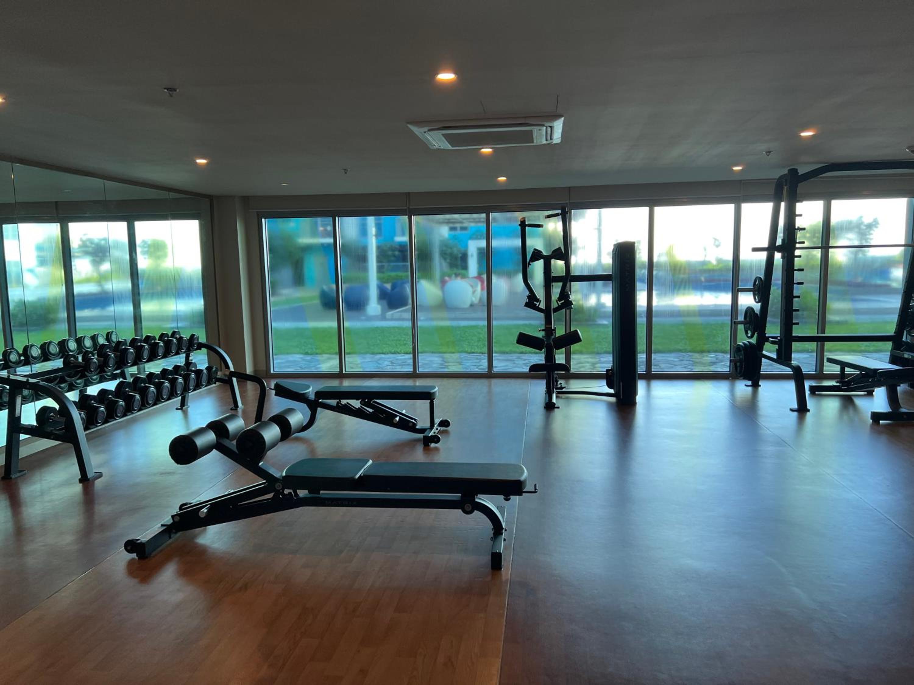 175 Sqm Luxurious Modern 3 Bedrooms Facing Manila Bay Sunset, Airports, Okada, Solaire, MOA
