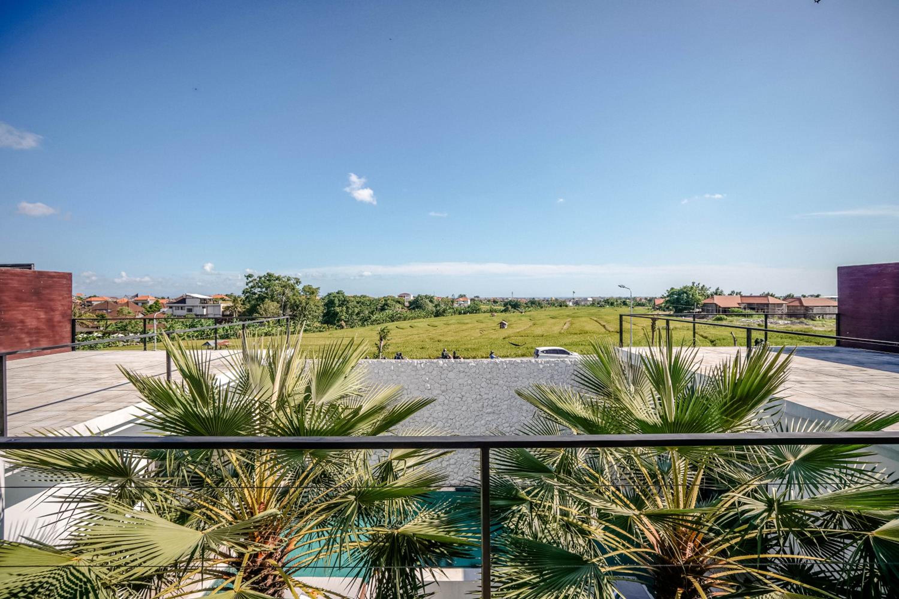 Villa MJ Modern Luxe 4BR with Big Pool & Rooftop