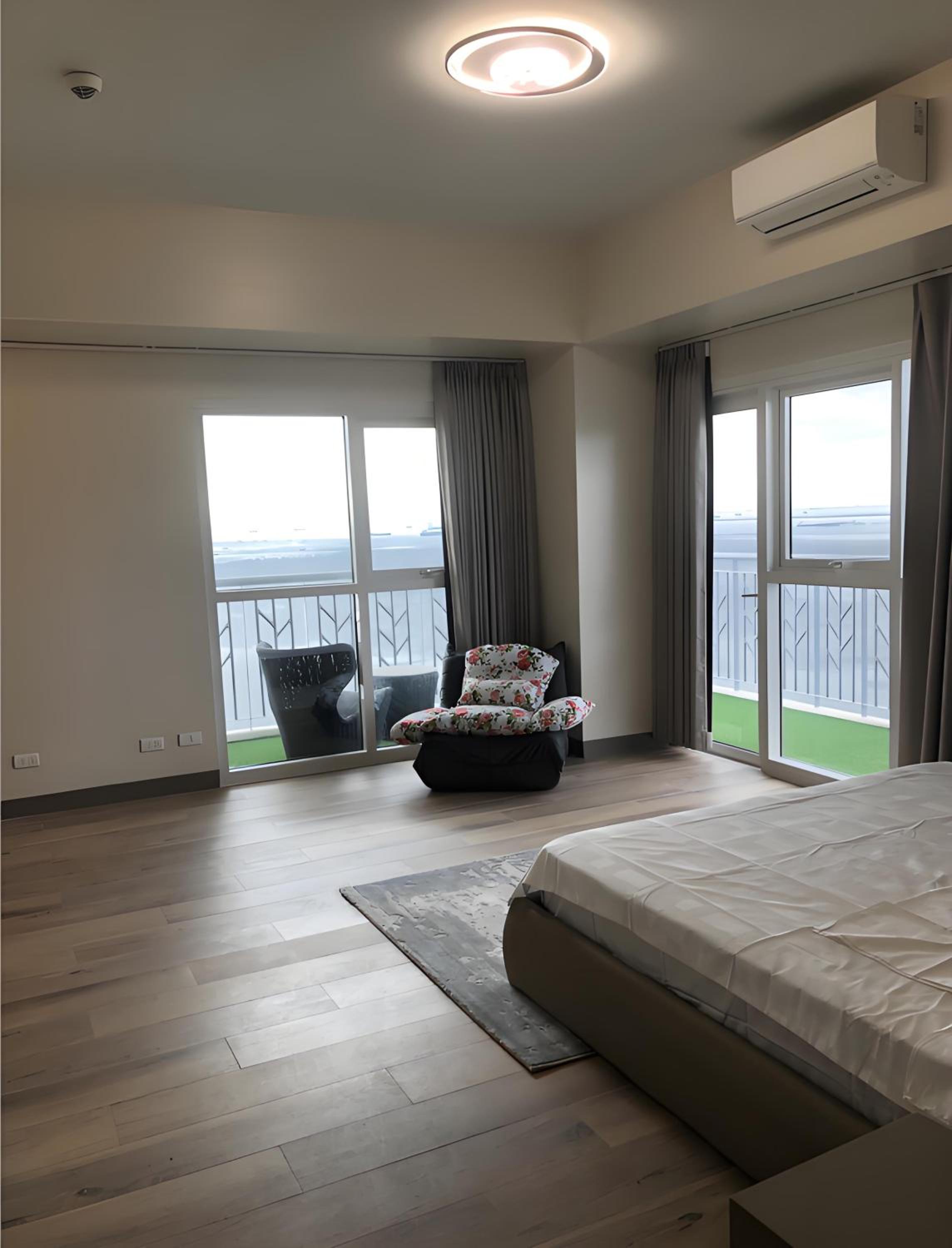 175 Sqm Luxurious Modern 3 Bedrooms Facing Manila Bay Sunset, Airports, Okada, Solaire, MOA