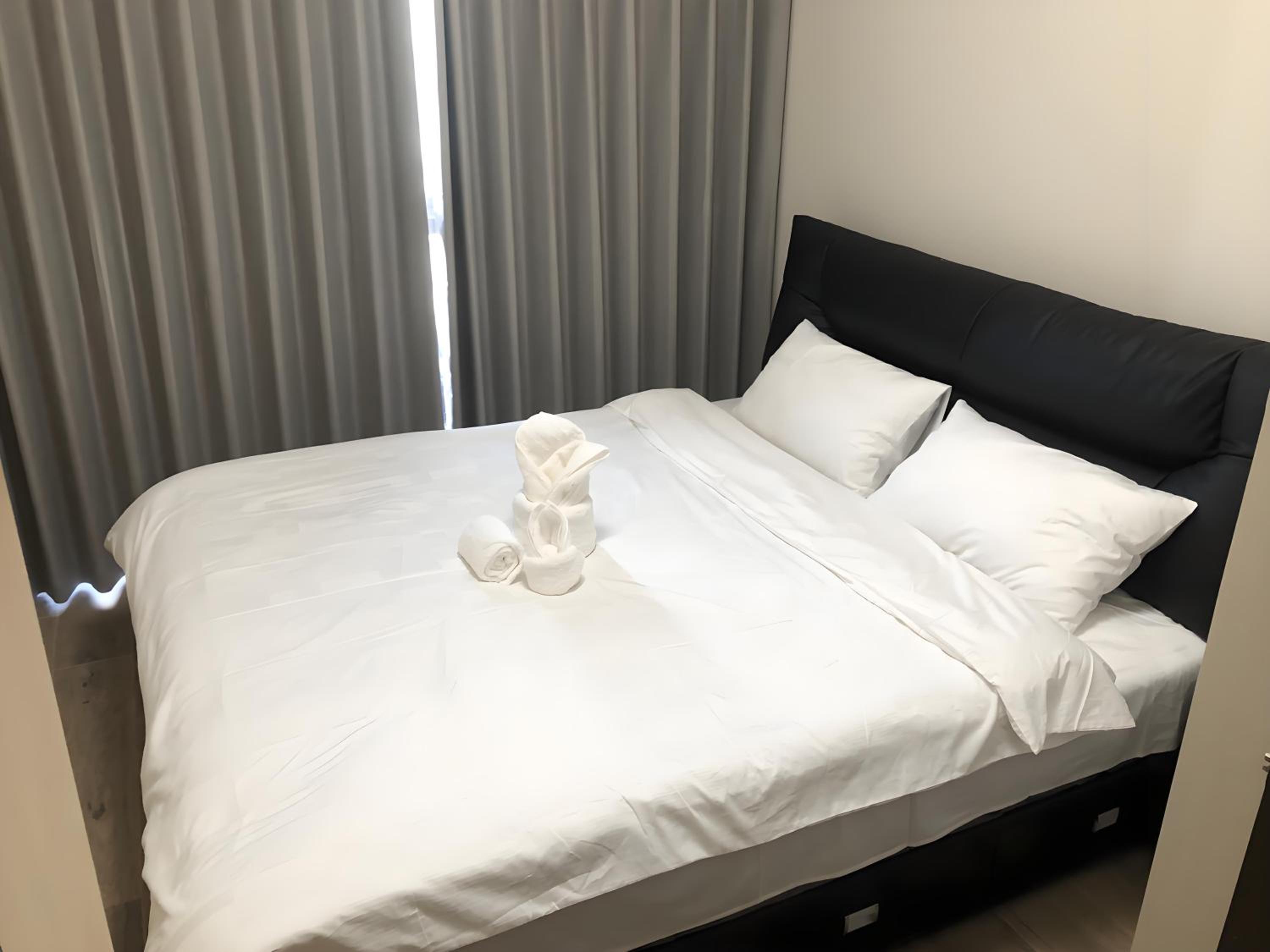 175 Sqm Luxurious Modern 3 Bedrooms Facing Manila Bay Sunset, Airports, Okada, Solaire, MOA