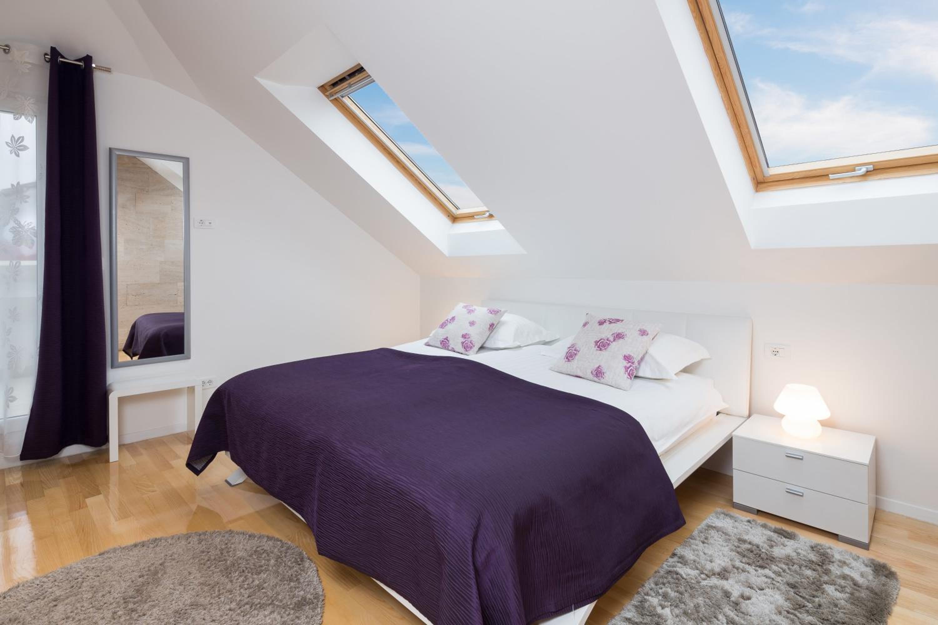 Laura Lux Suites