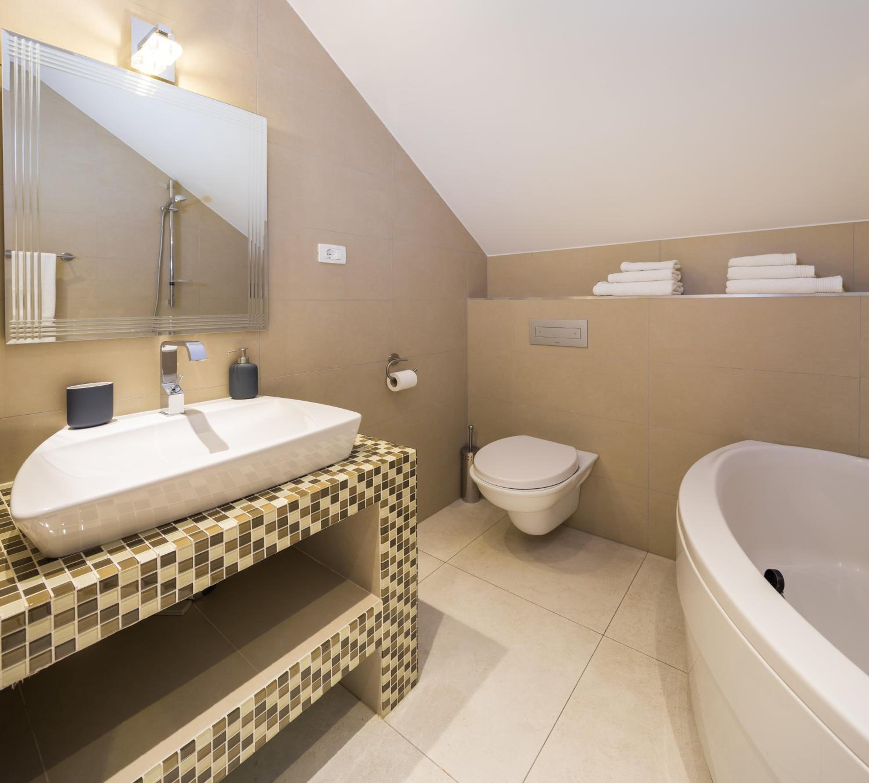 Laura Lux Suites