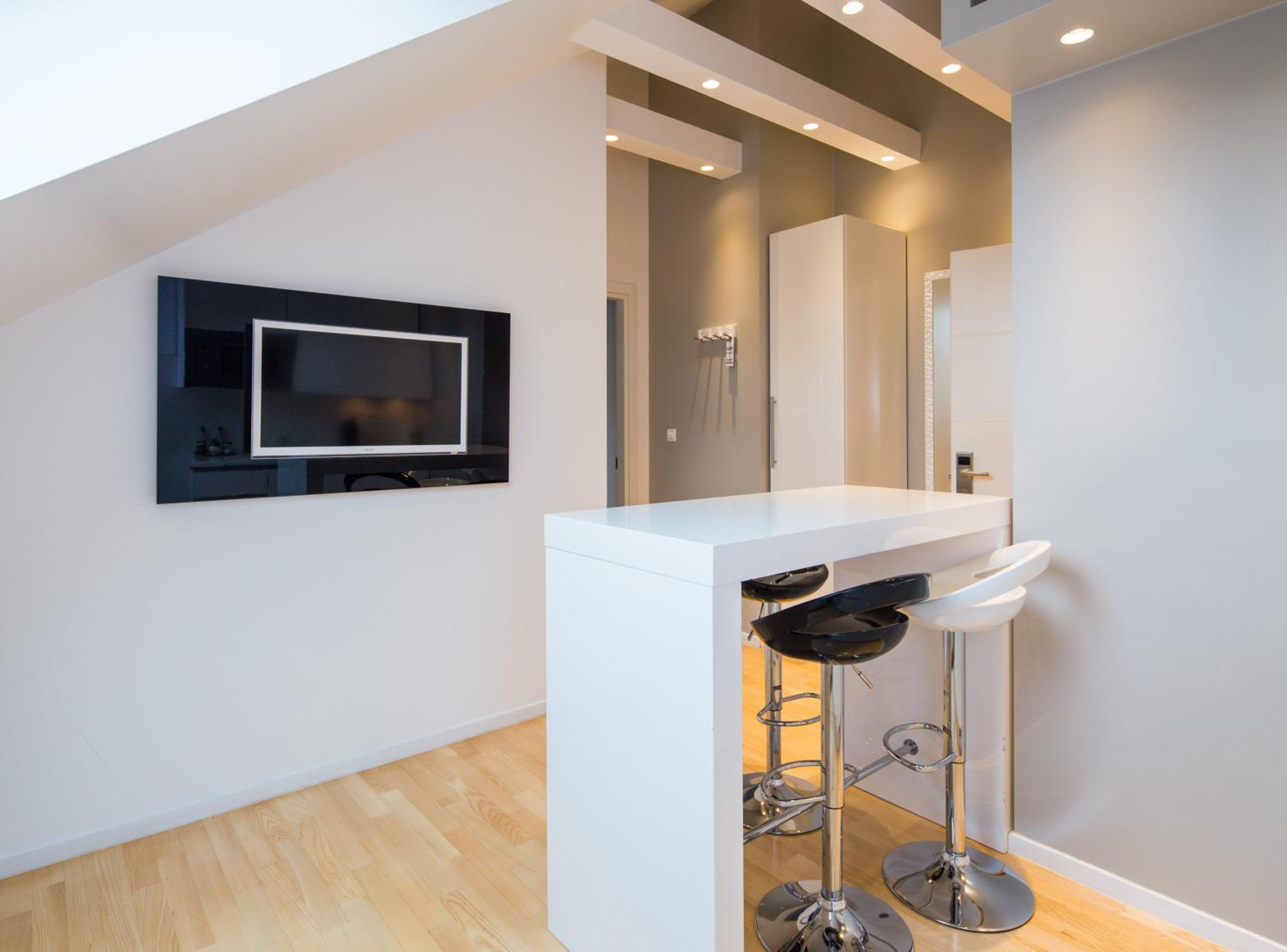 Laura Lux Suites
