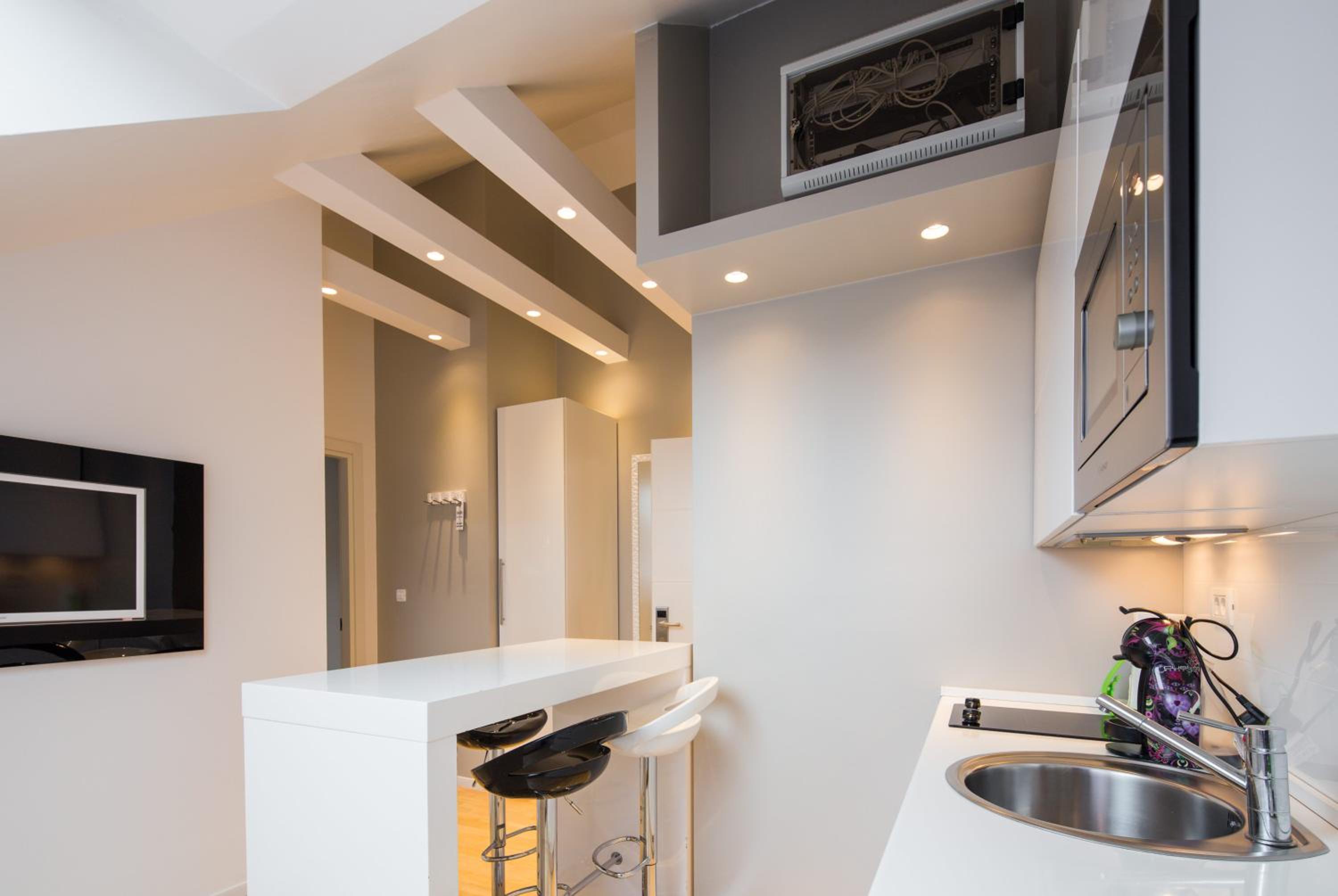 Laura Lux Suites