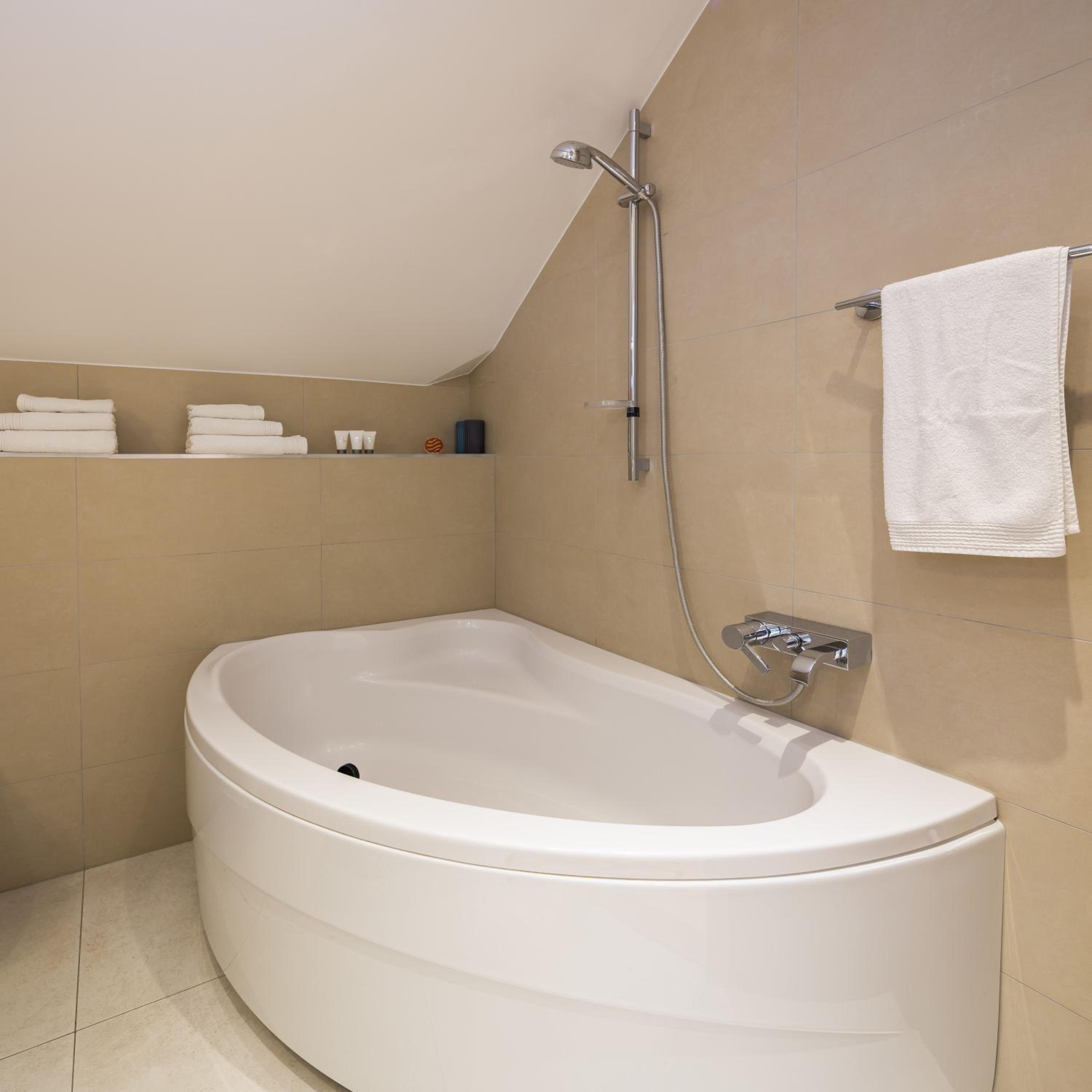 Laura Lux Suites