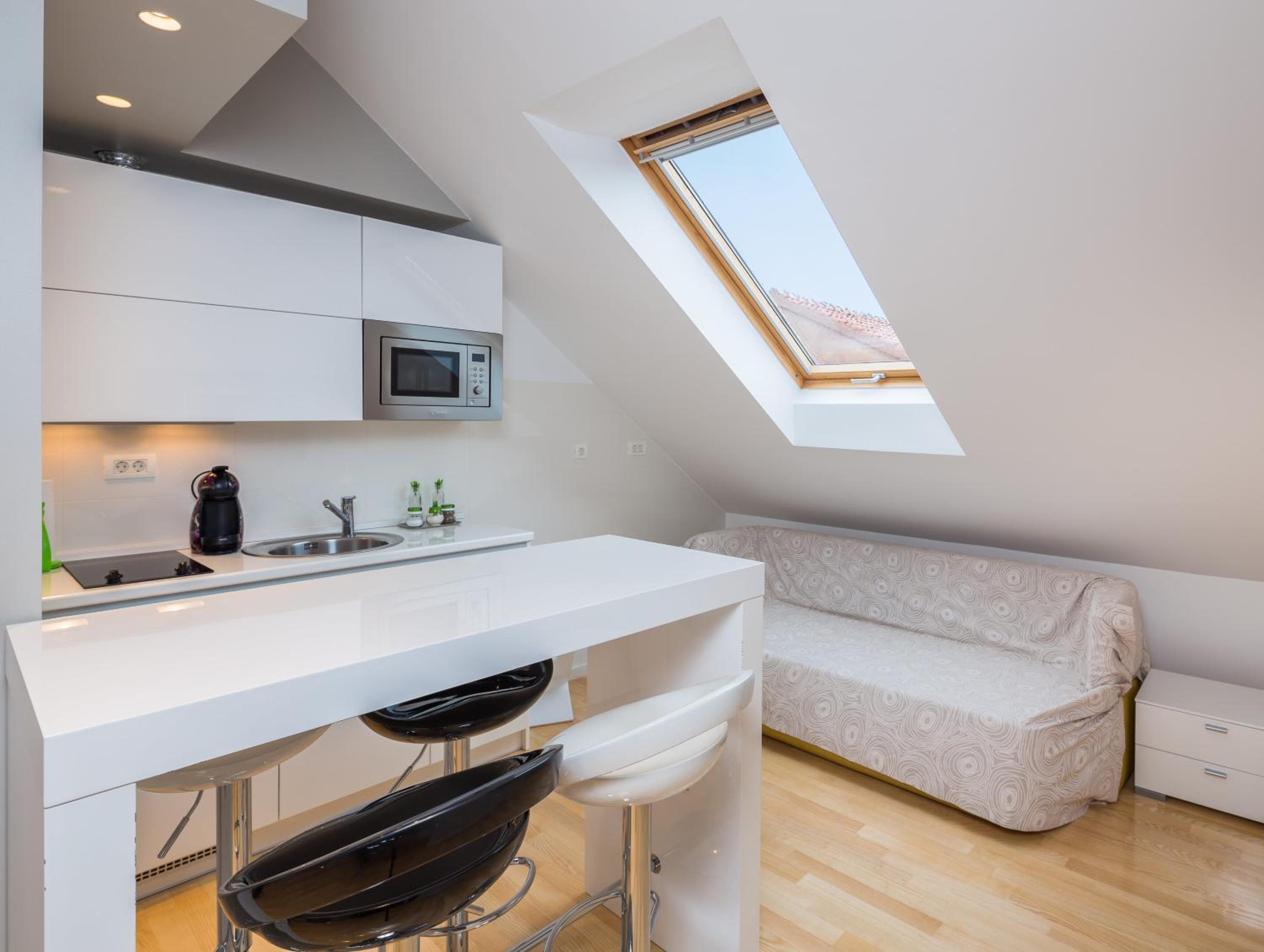 Laura Lux Suites