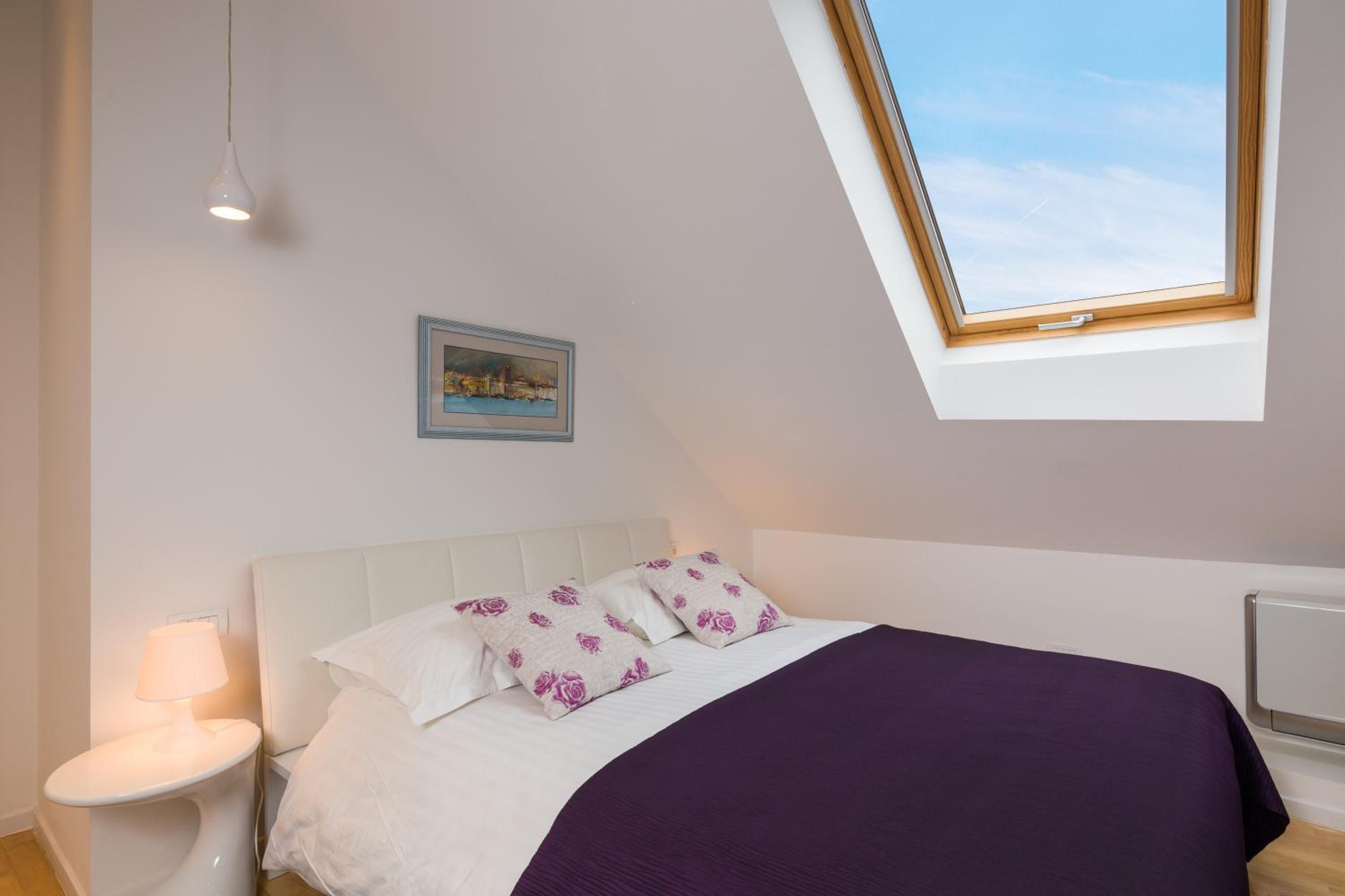 Laura Lux Suites