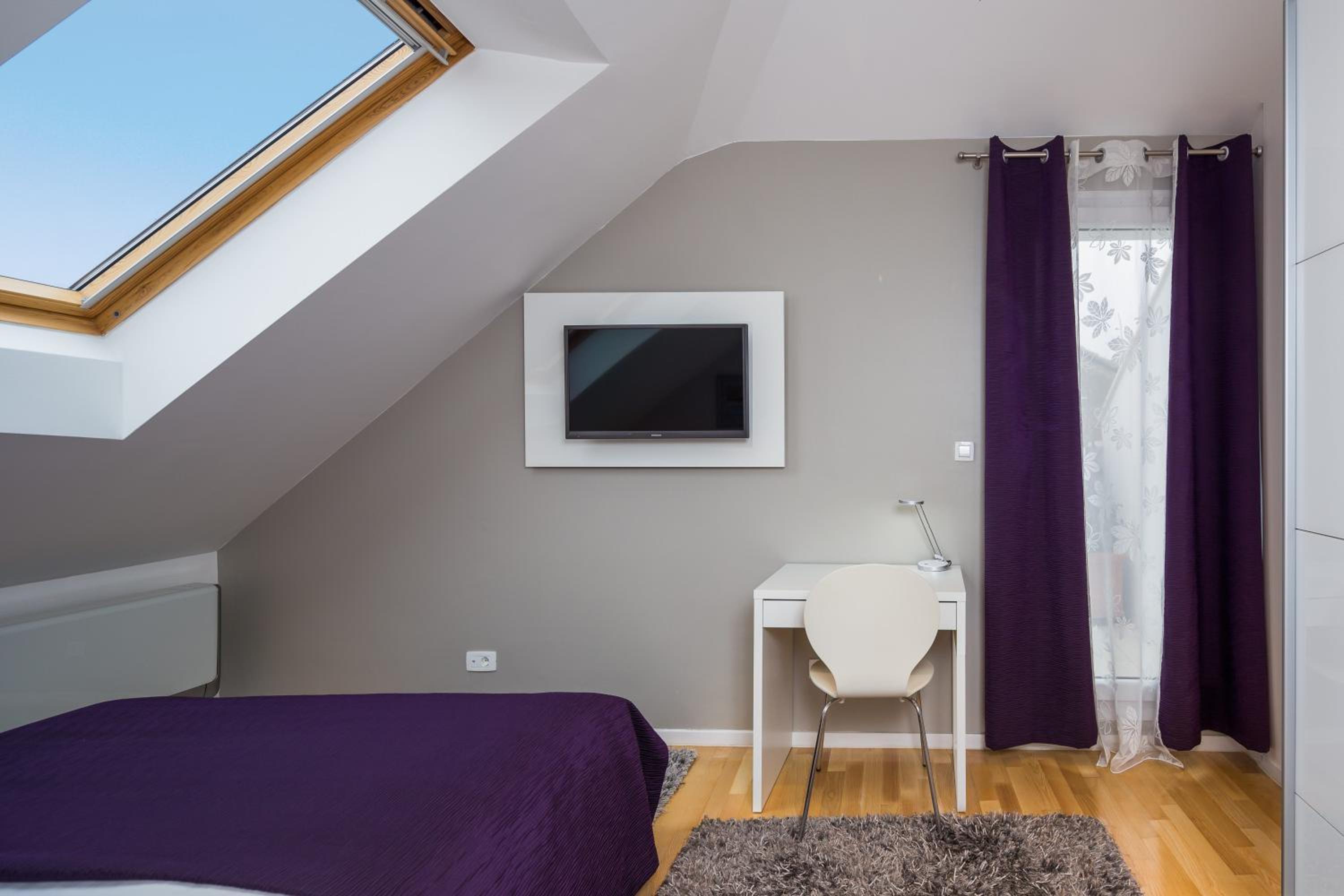 Laura Lux Suites