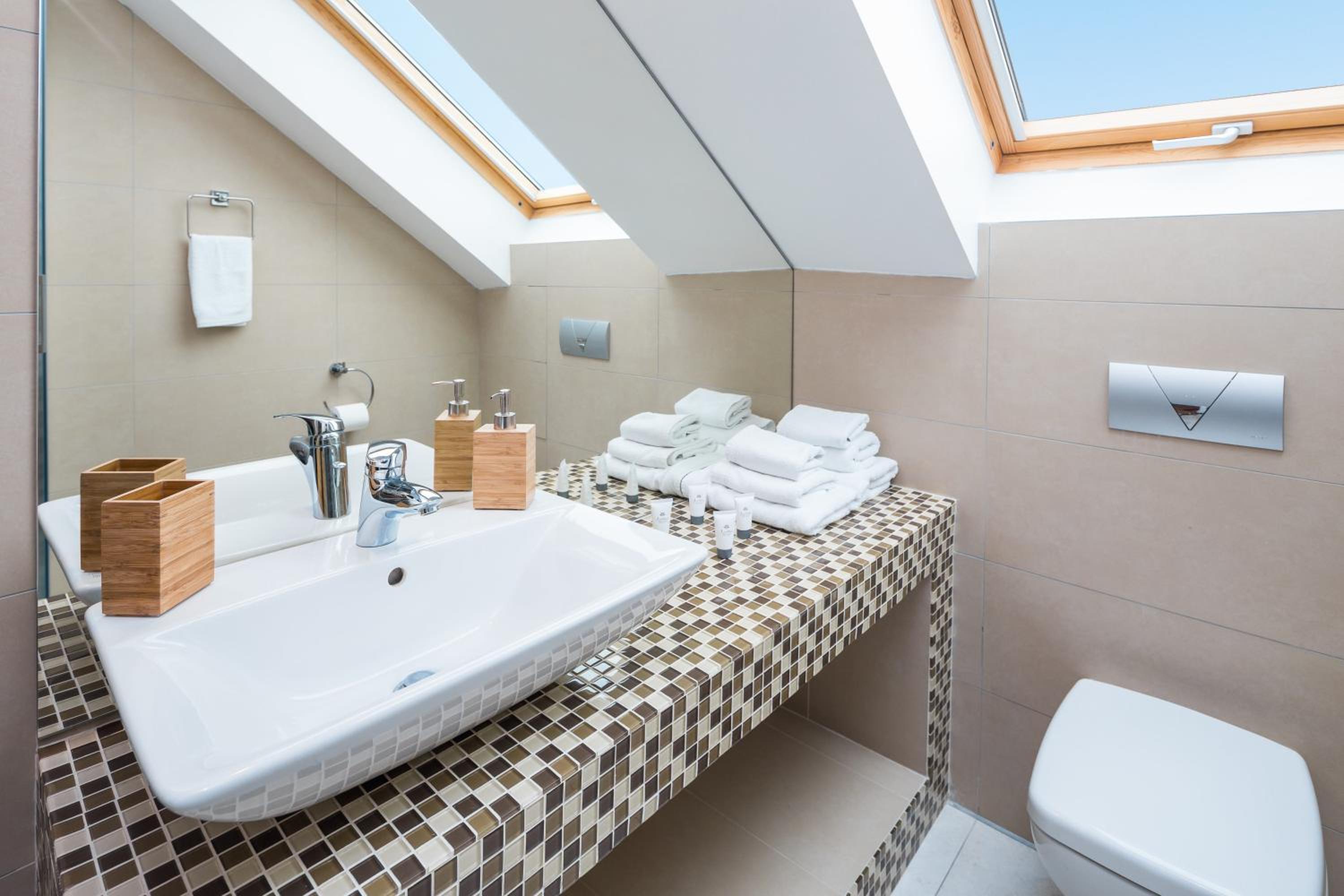 Laura Lux Suites