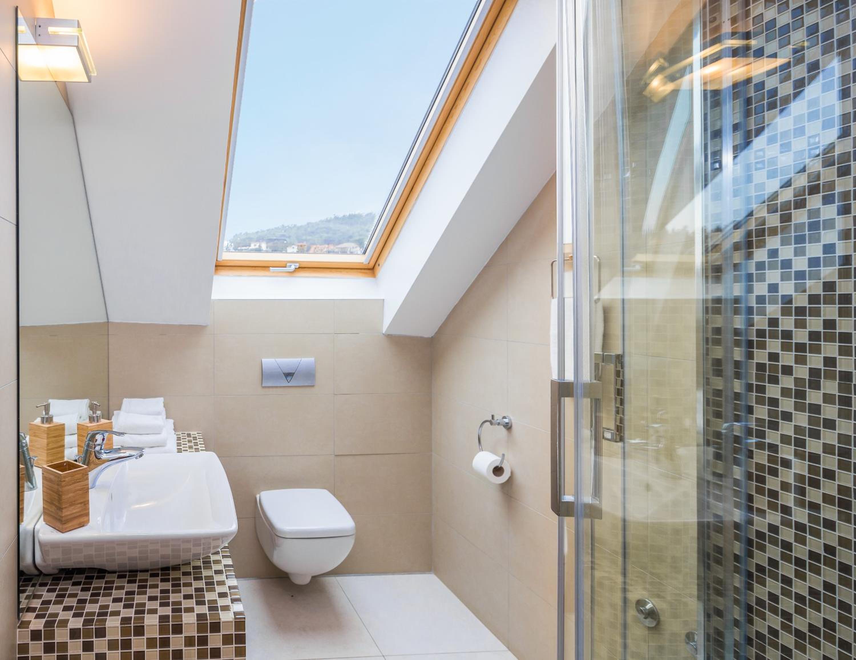 Laura Lux Suites