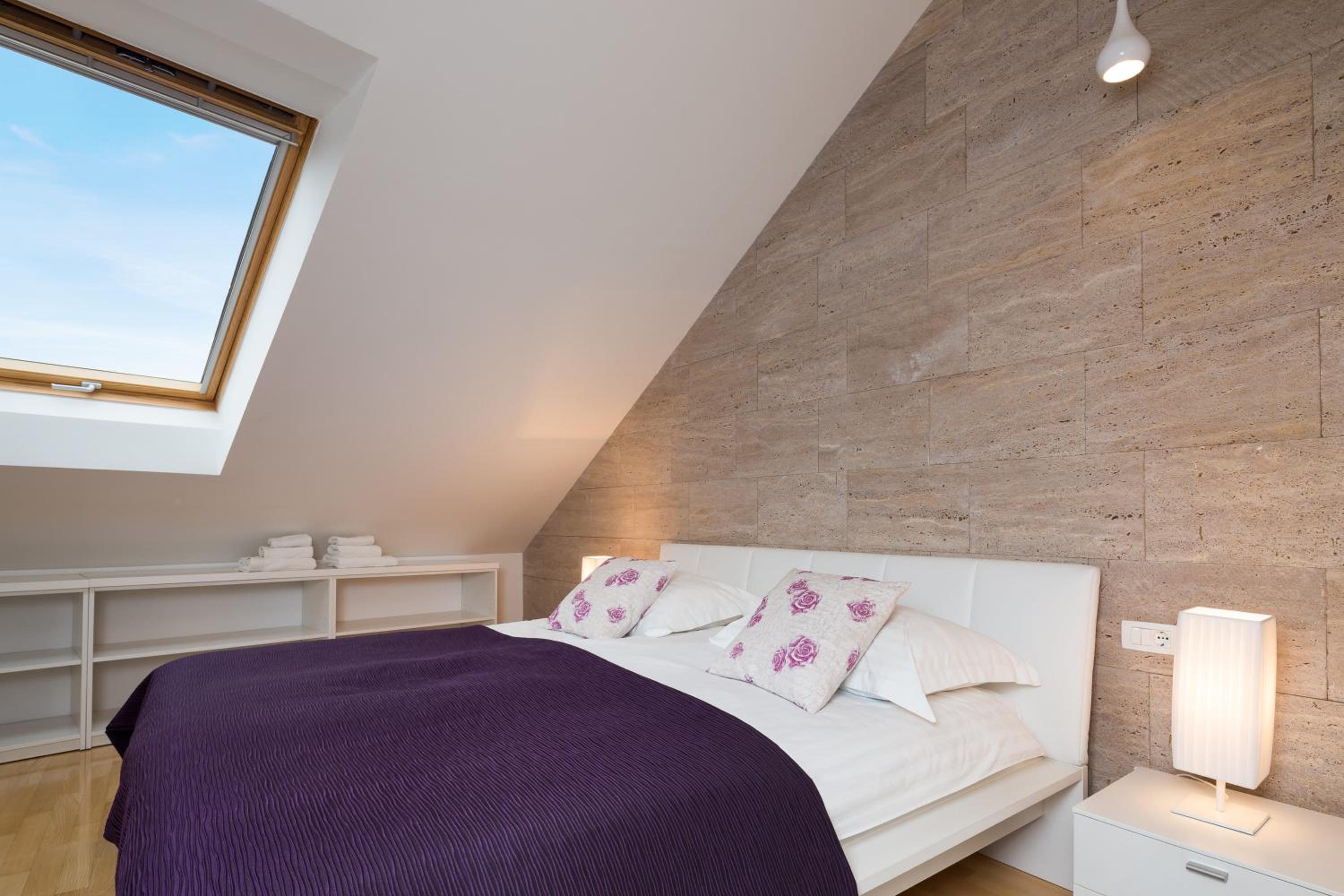 Laura Lux Suites