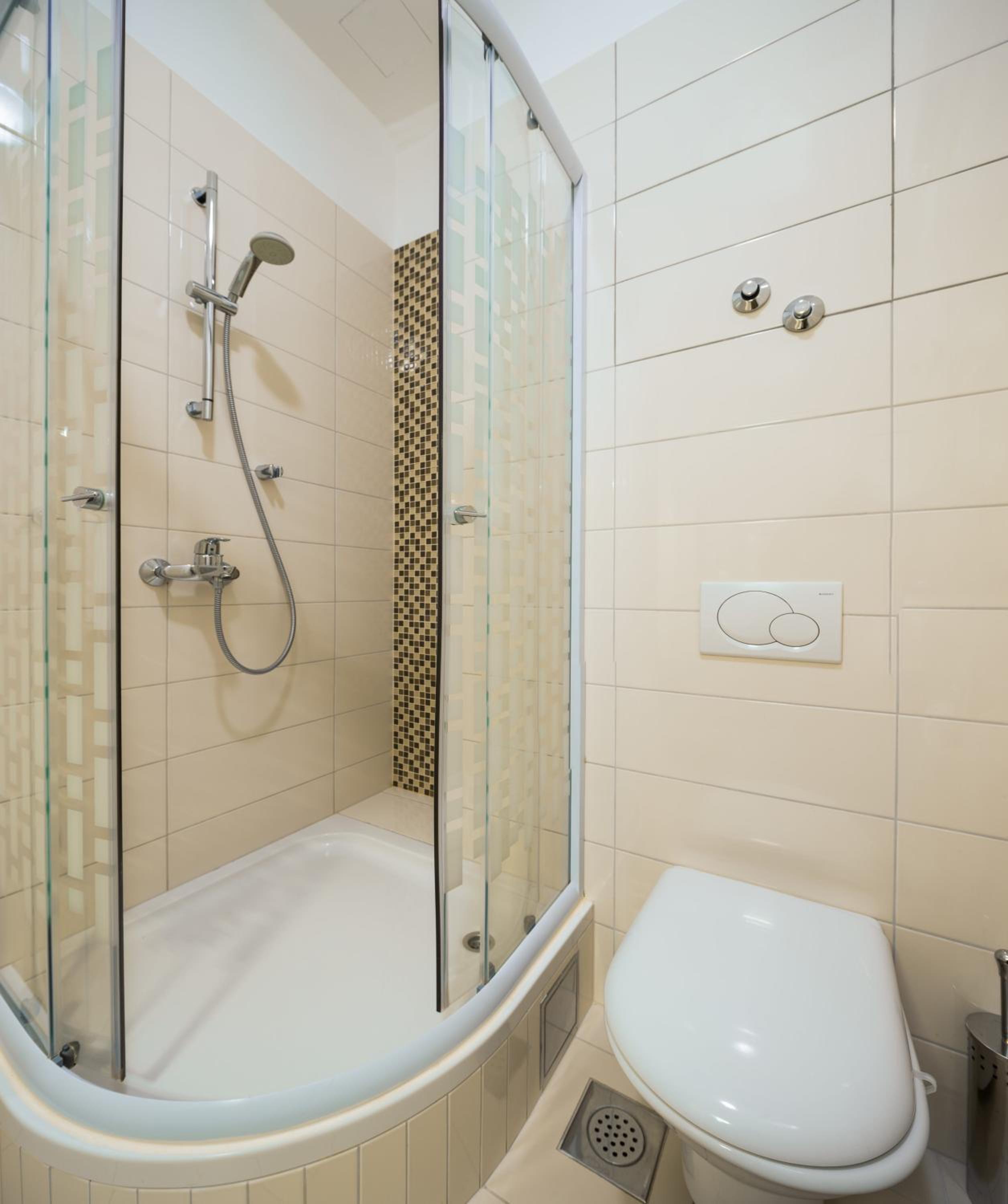 Laura Lux Suites