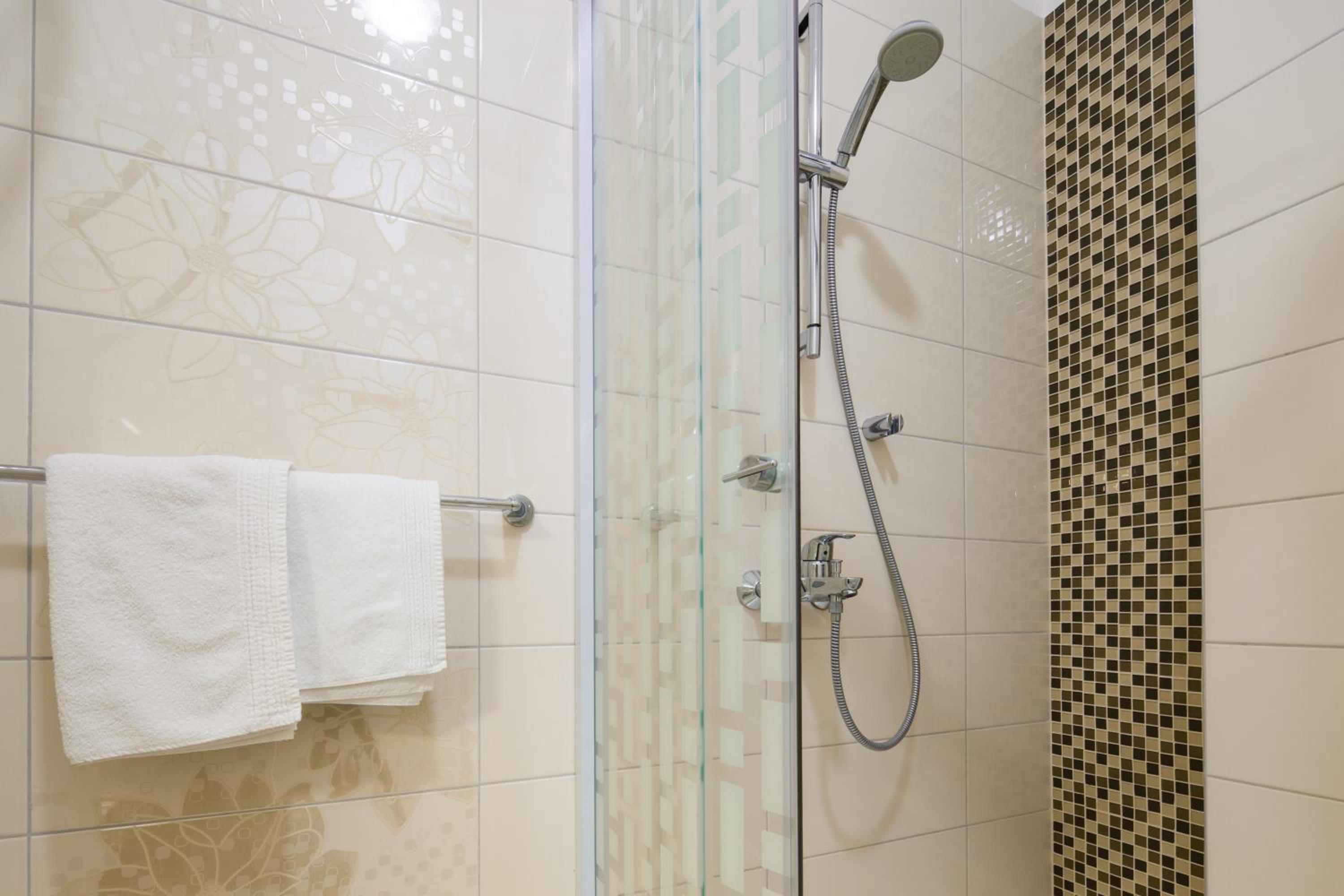 Laura Lux Suites