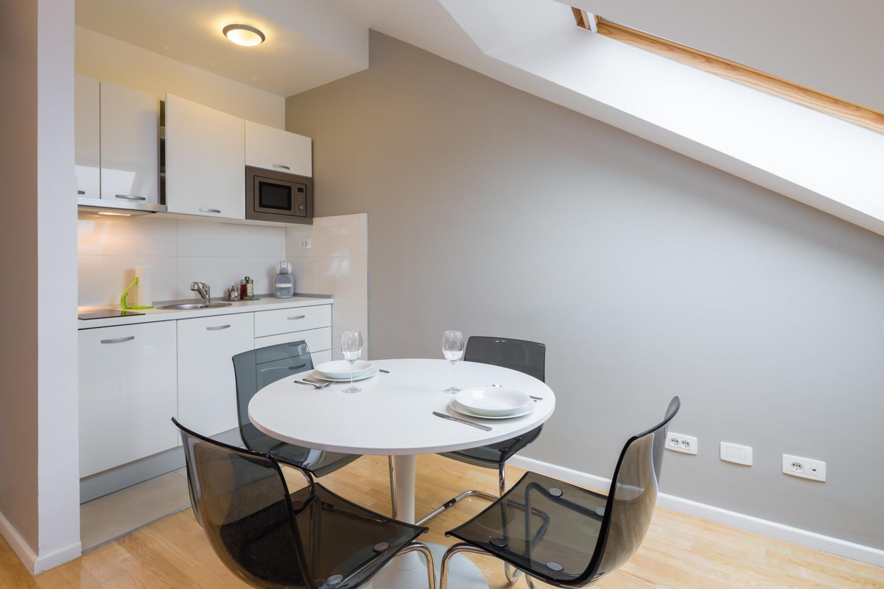 Laura Lux Suites