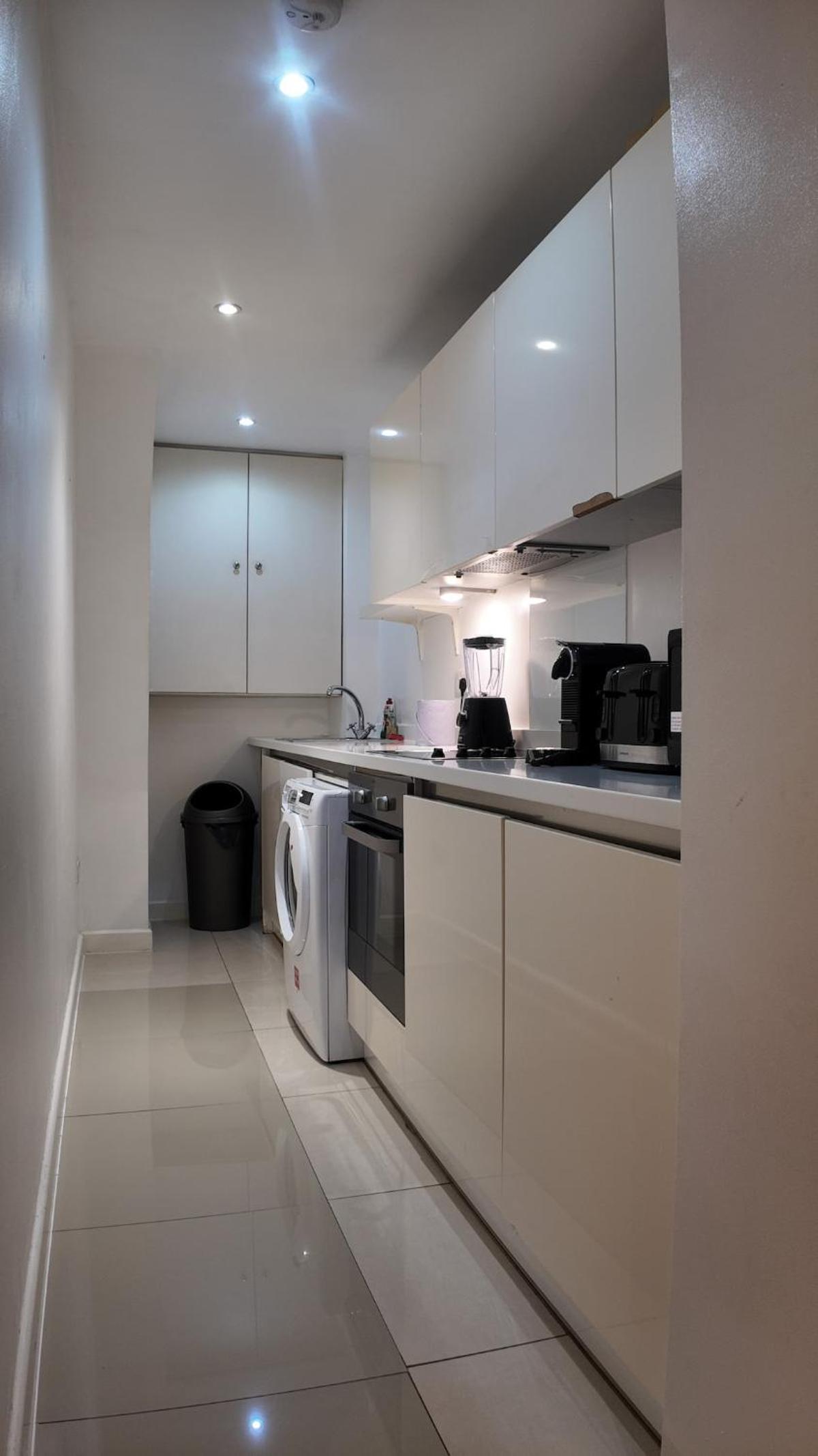 3 BHK Apt Haymarket Leicester Square Soho HY04