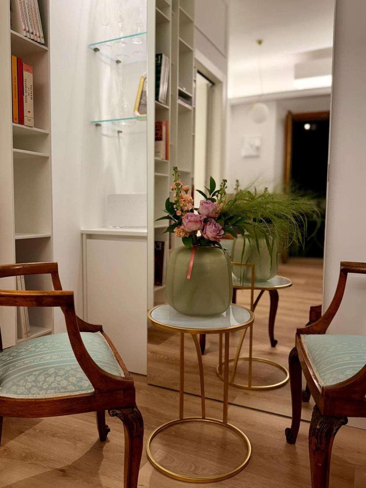 Casa Estia - MiCo, Fiera Milano, CityLife, San Siro, Metro 2 min - Refined Historic Apartment
