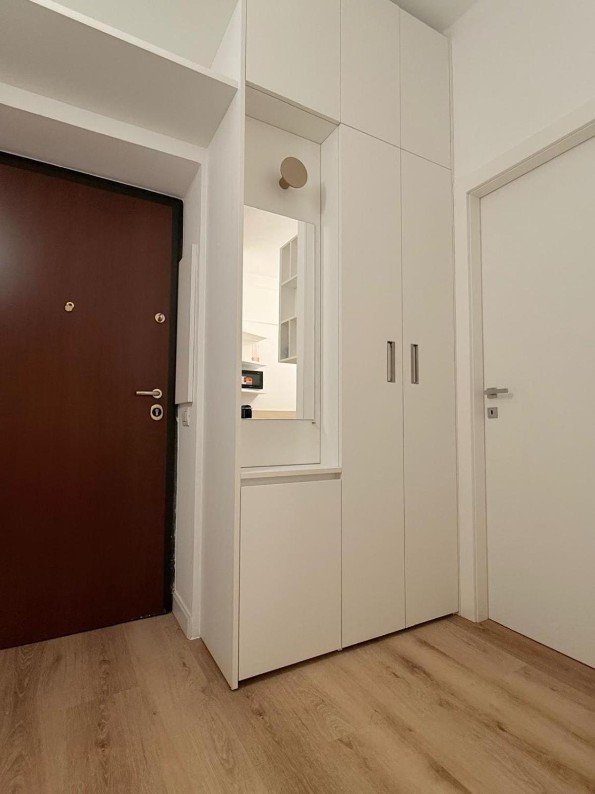Casa Estia - MiCo, Fiera Milano, CityLife, San Siro, Metro 2 min - Refined Historic Apartment