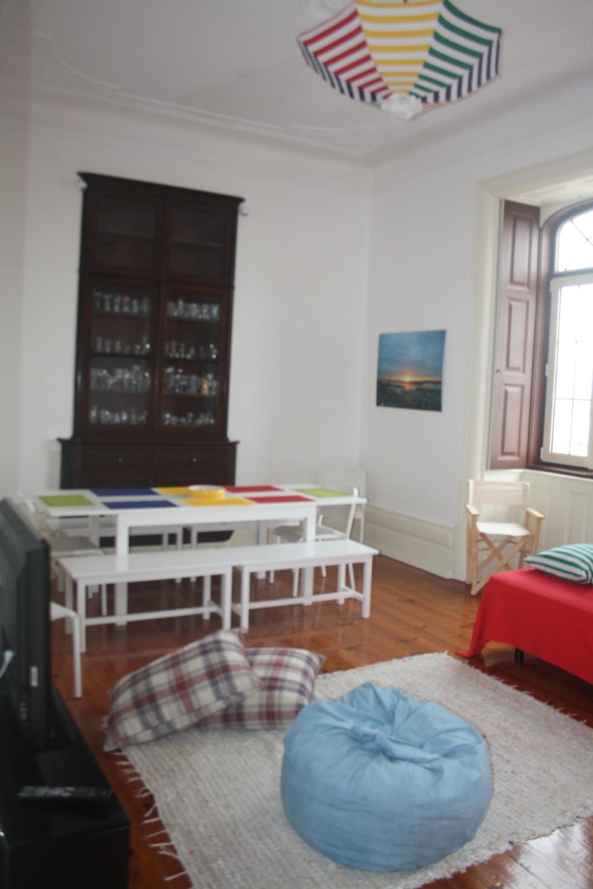 Hostel 402