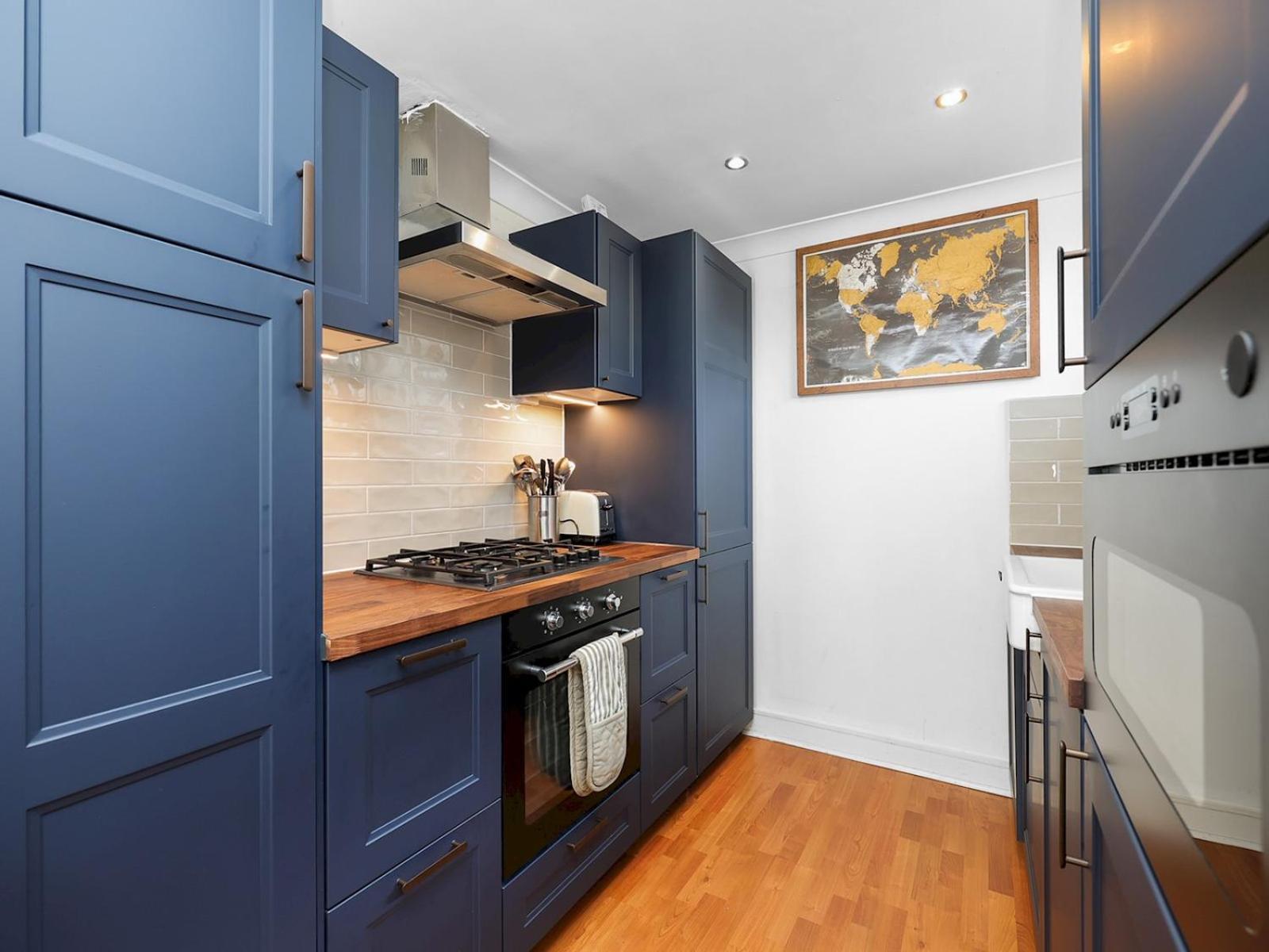 Stylish Balcony Apartment by London Fields - Pass the Keys