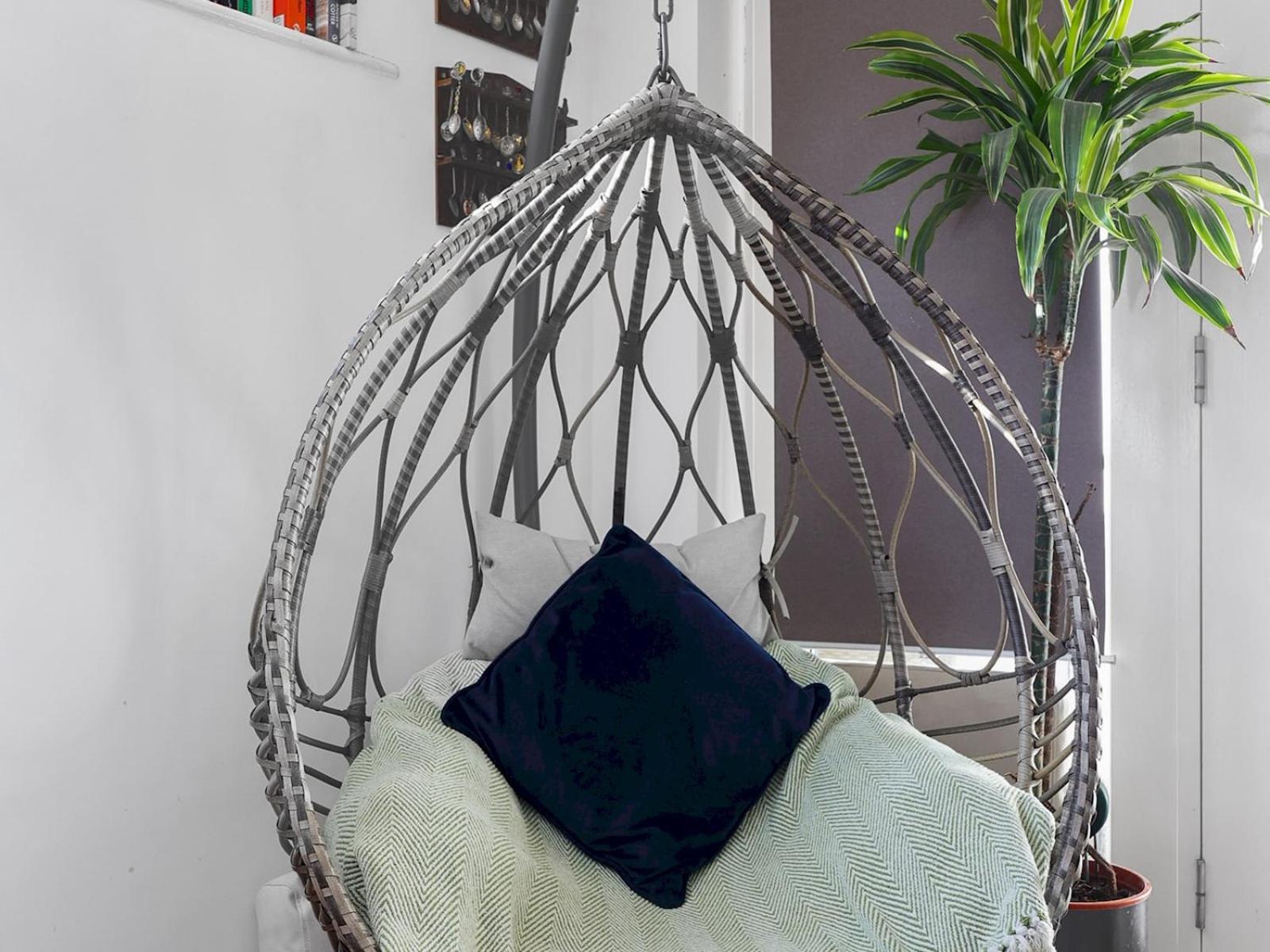 Stylish Balcony Apartment by London Fields - Pass the Keys