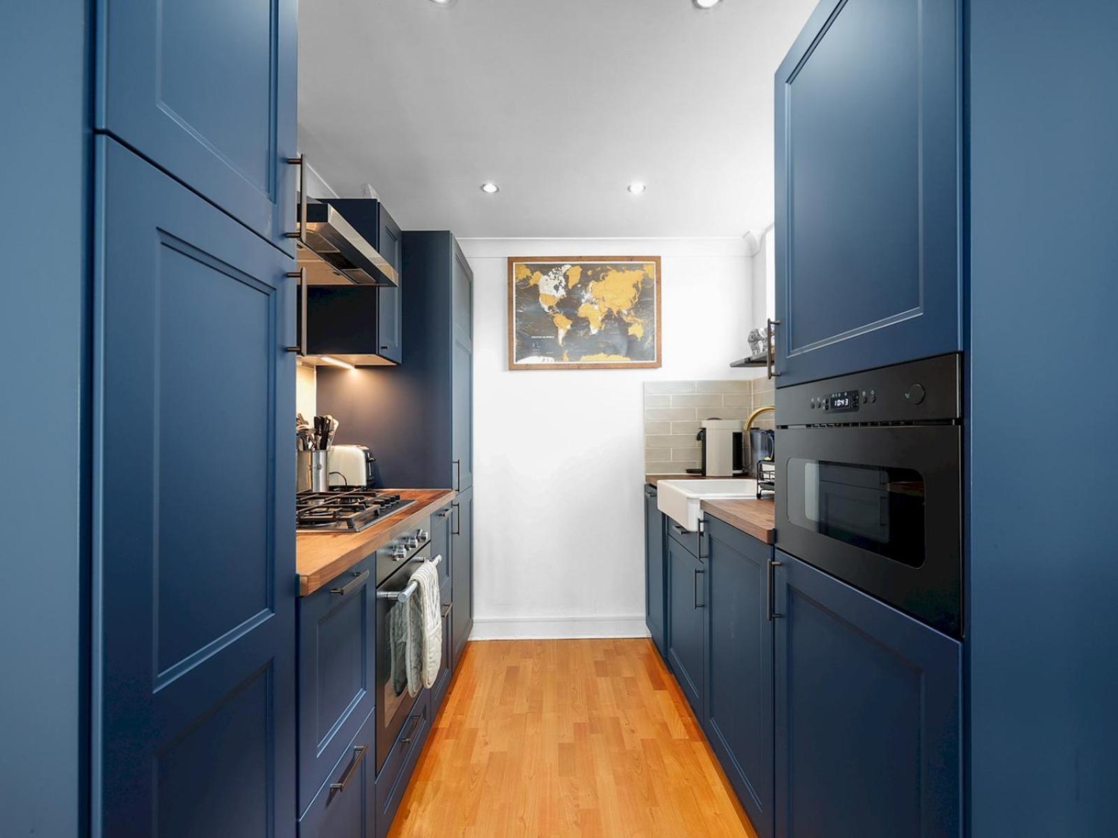 Stylish Balcony Apartment by London Fields - Pass the Keys