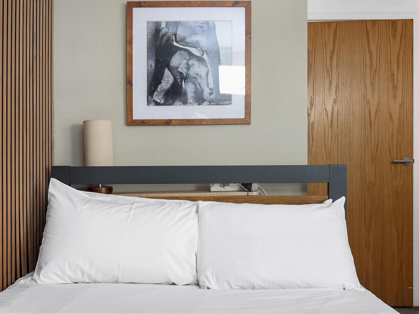 Stylish Balcony Apartment by London Fields - Pass the Keys