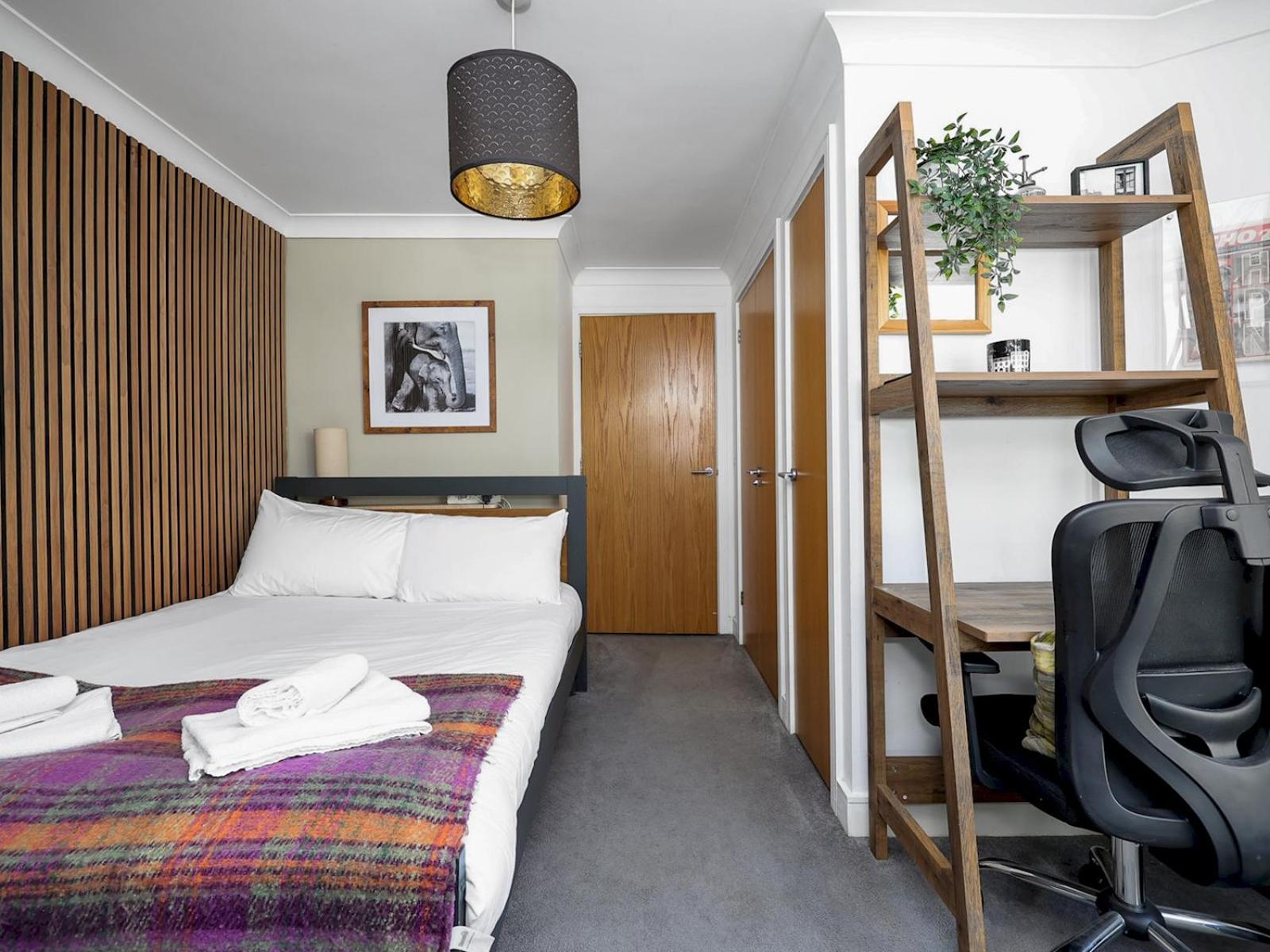 Stylish Balcony Apartment by London Fields - Pass the Keys