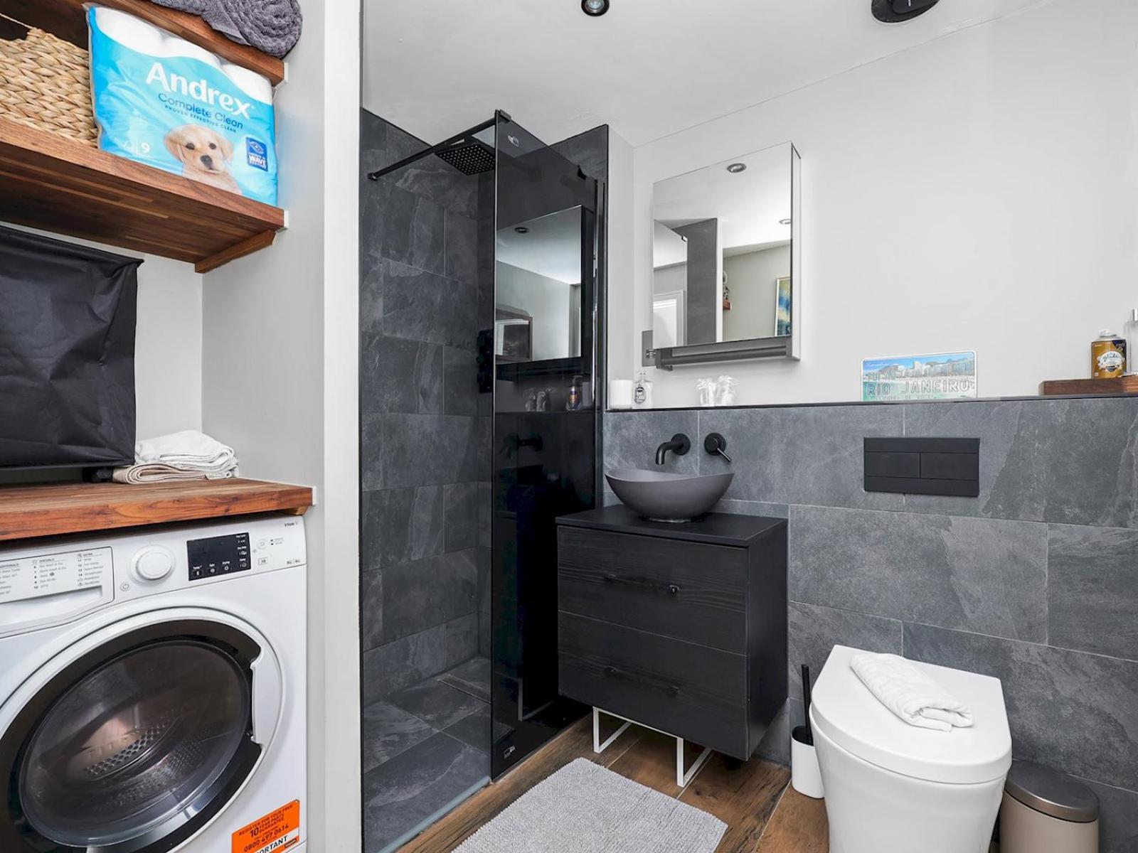 Stylish Balcony Apartment by London Fields - Pass the Keys