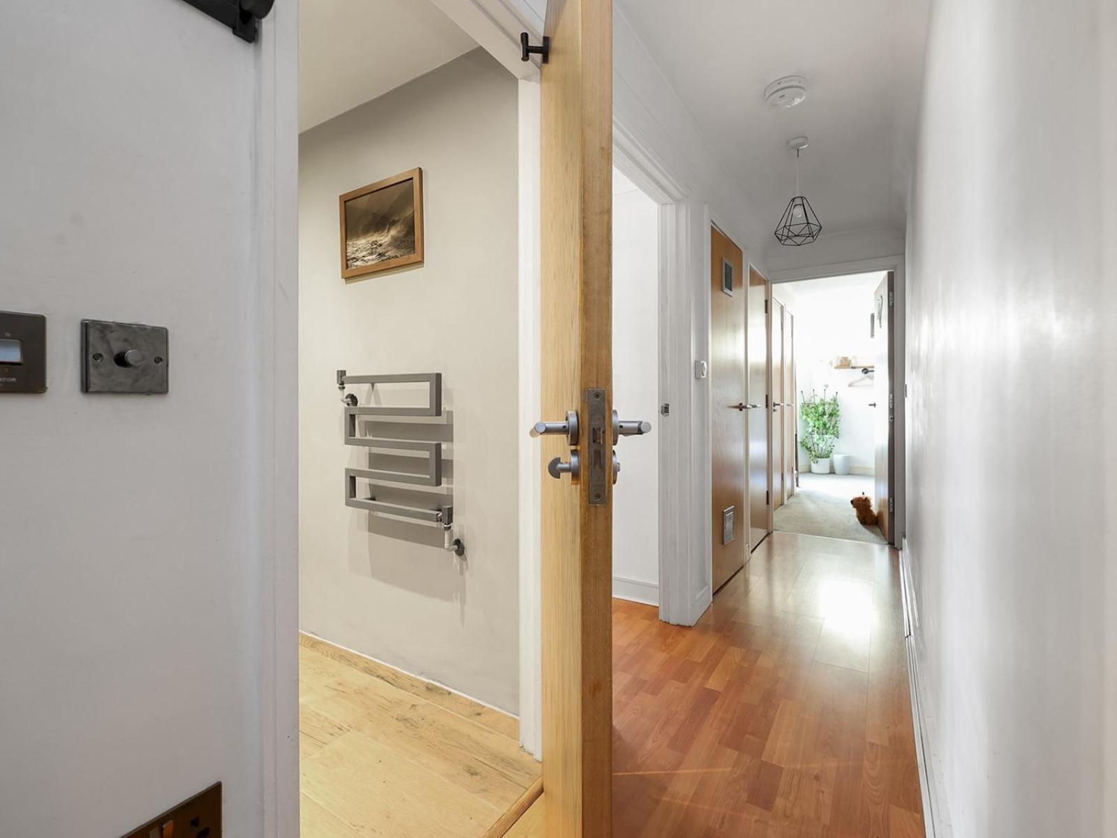Stylish Balcony Apartment by London Fields - Pass the Keys