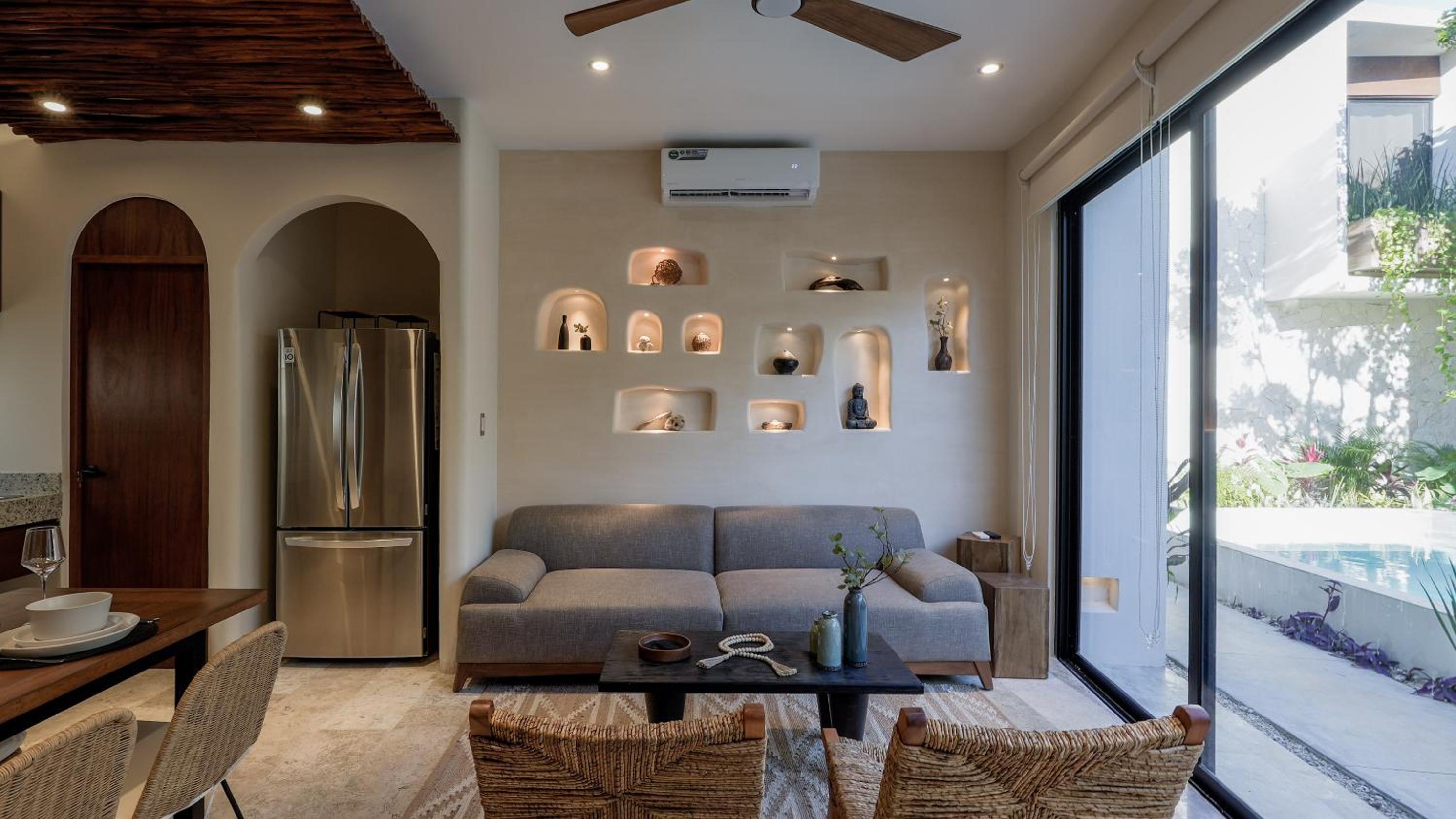 Divine House with private roof and pool only 1km from the Beach