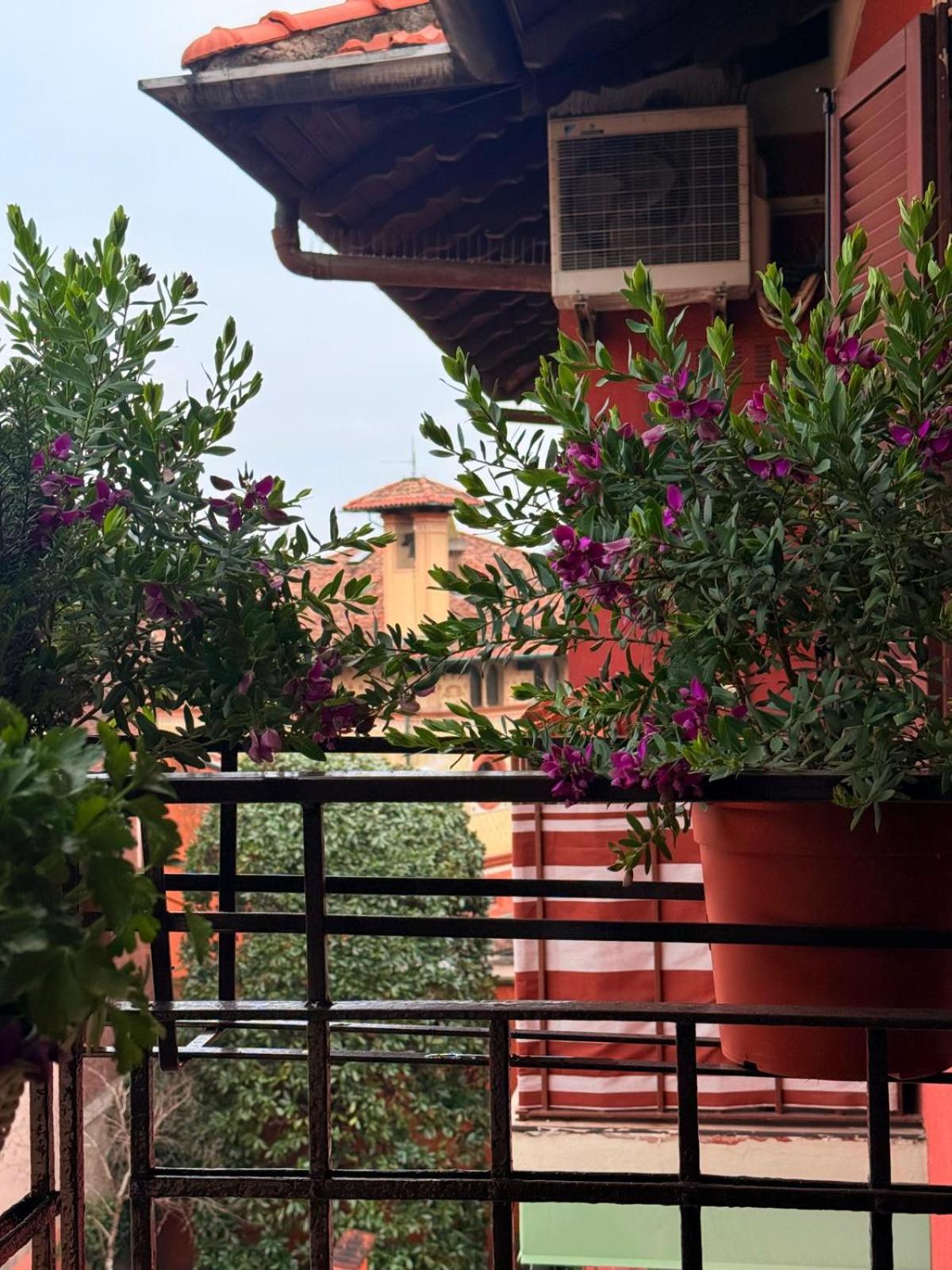 Casa Estia - MiCo, Fiera Milano, CityLife, San Siro, Metro 2 min - Refined Historic Apartment