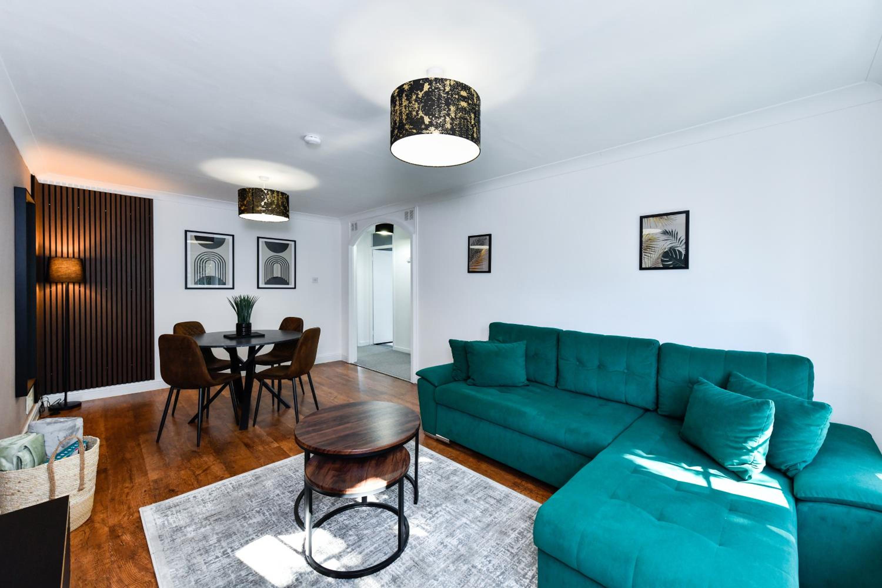 2-Bed in Quiet Area, Easy City & Transport Access