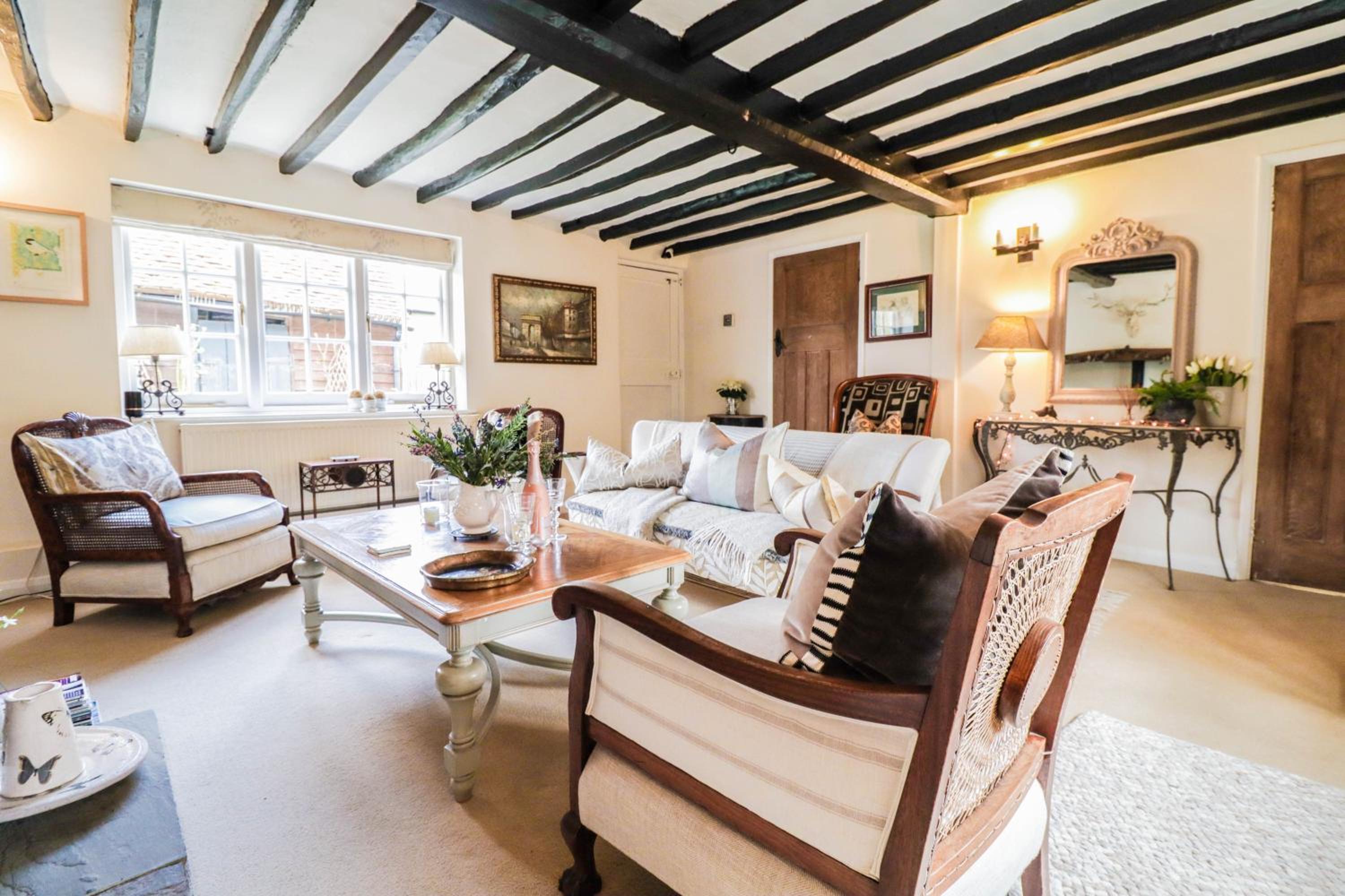 Beautifully Designed Cottage Free WiFi