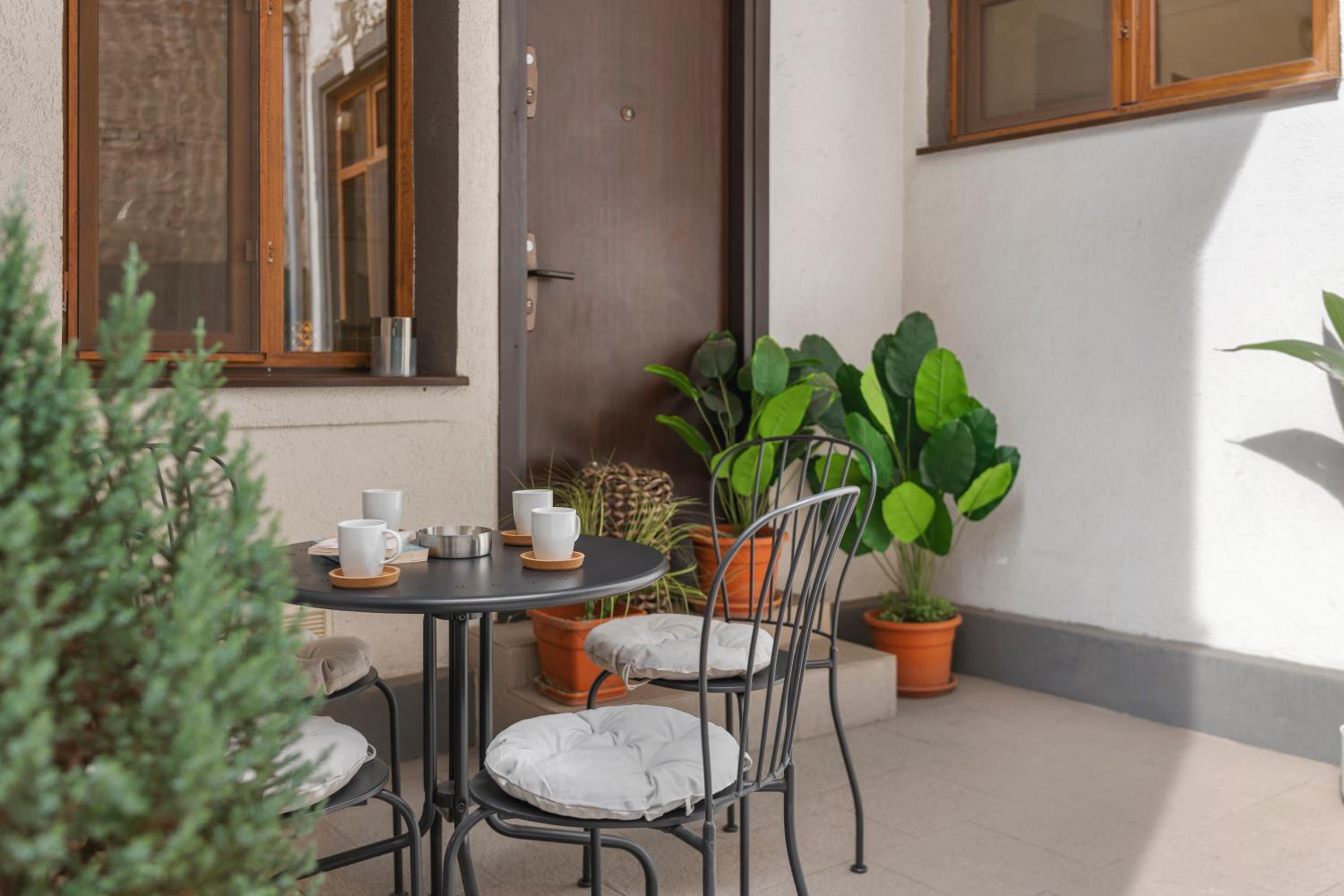Central Luxury Apartments with Private Garden & Parking