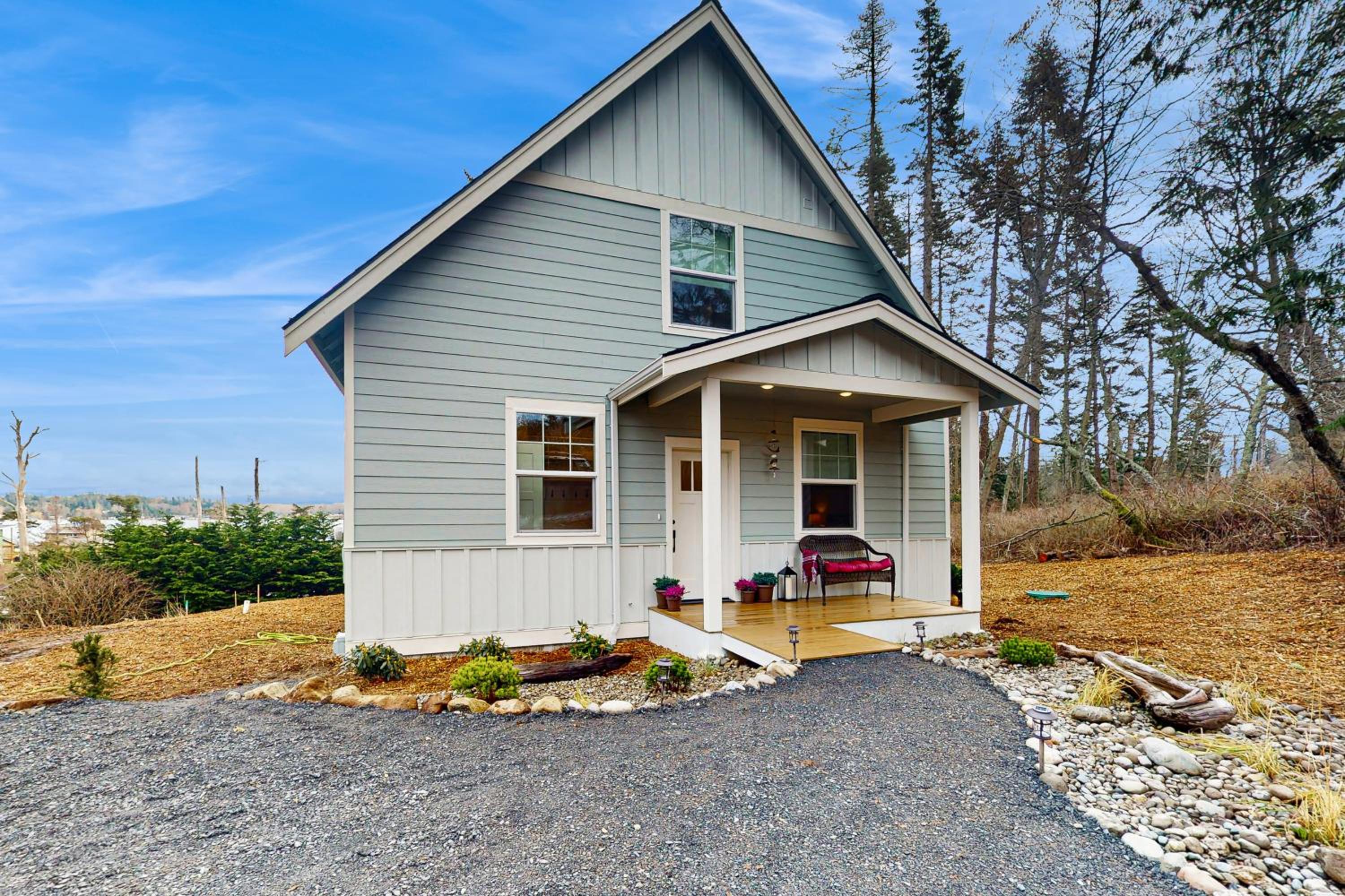 Hot Tub and Mtn Views Lummi Island Home Near Beach