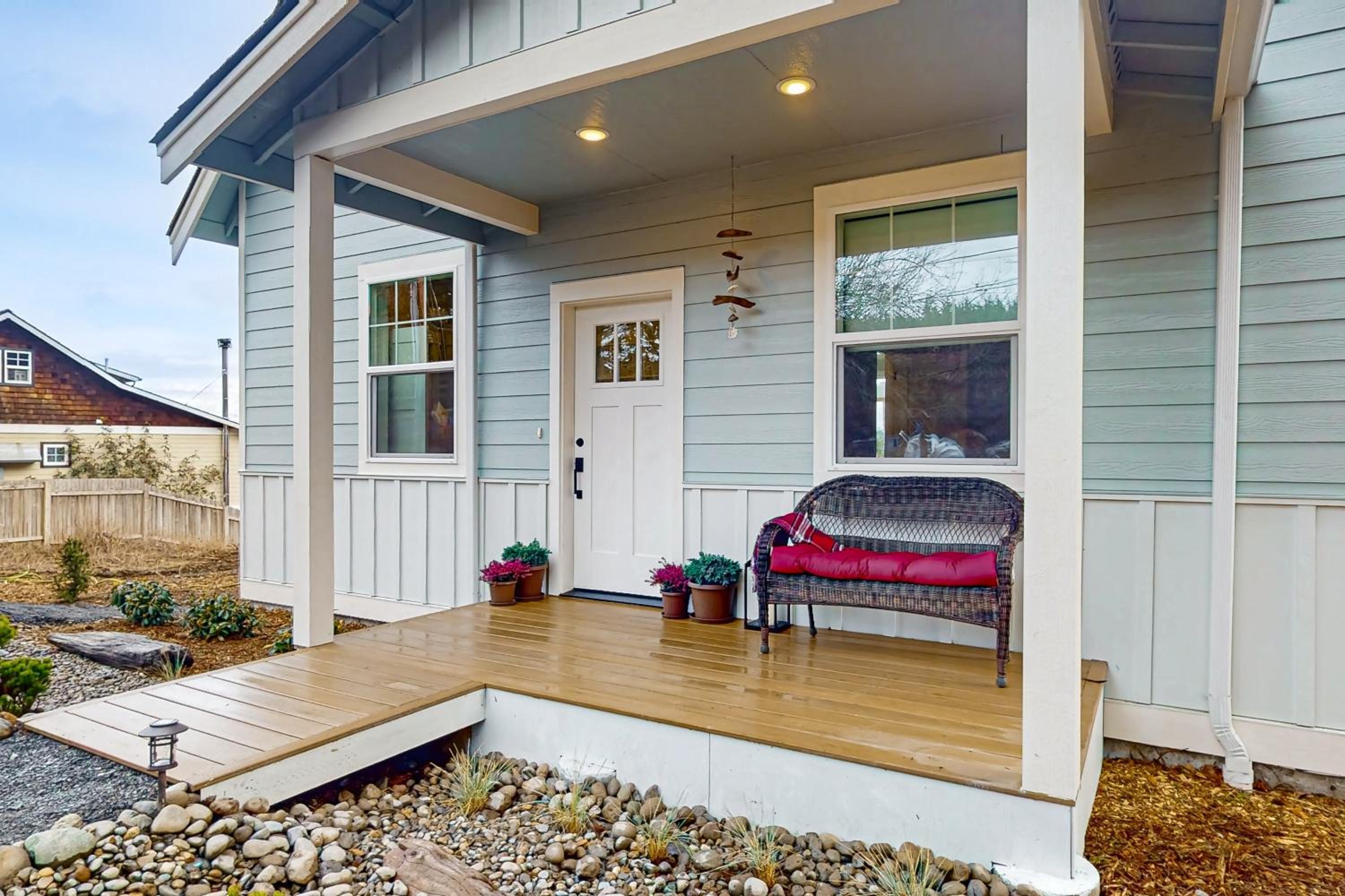 Hot Tub and Mtn Views Lummi Island Home Near Beach