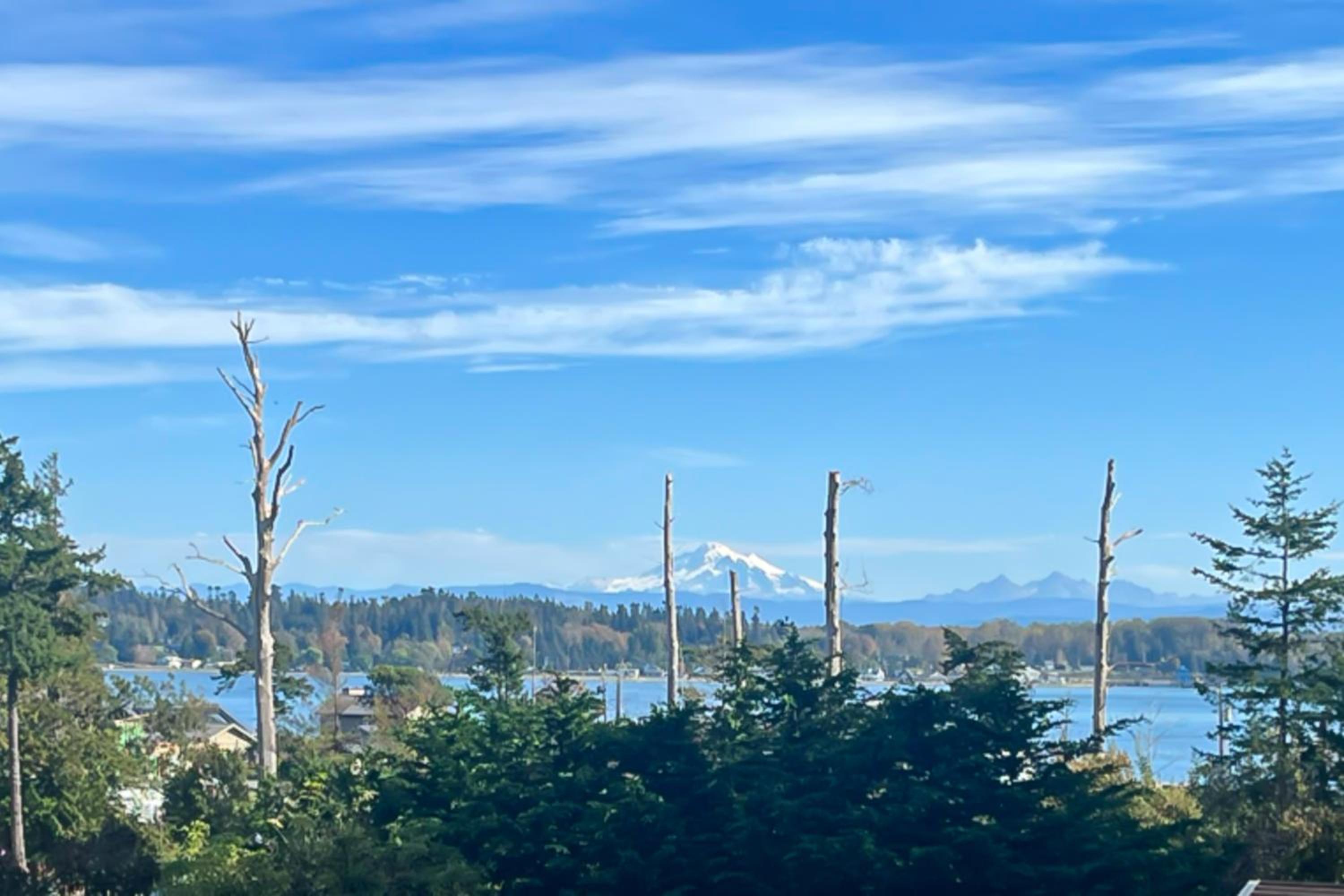 Hot Tub and Mtn Views Lummi Island Home Near Beach
