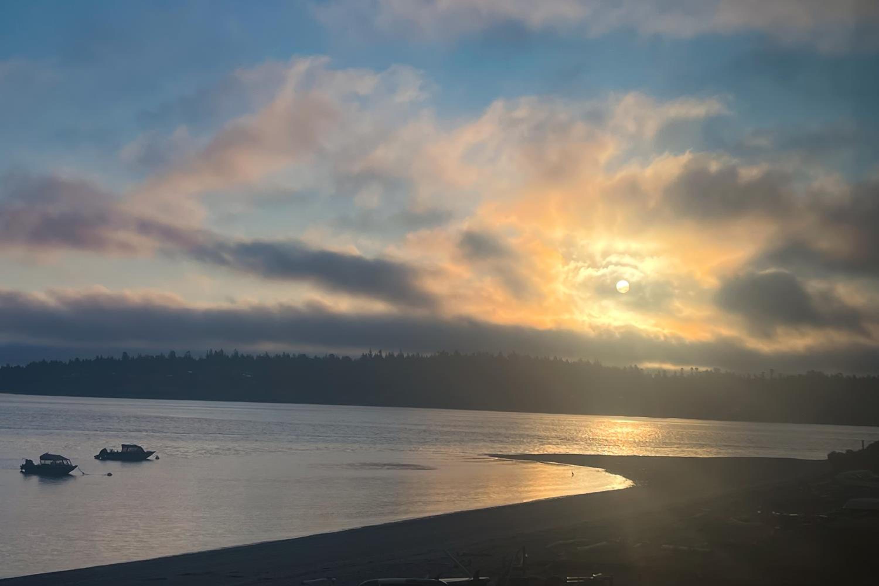 Hot Tub and Mtn Views Lummi Island Home Near Beach