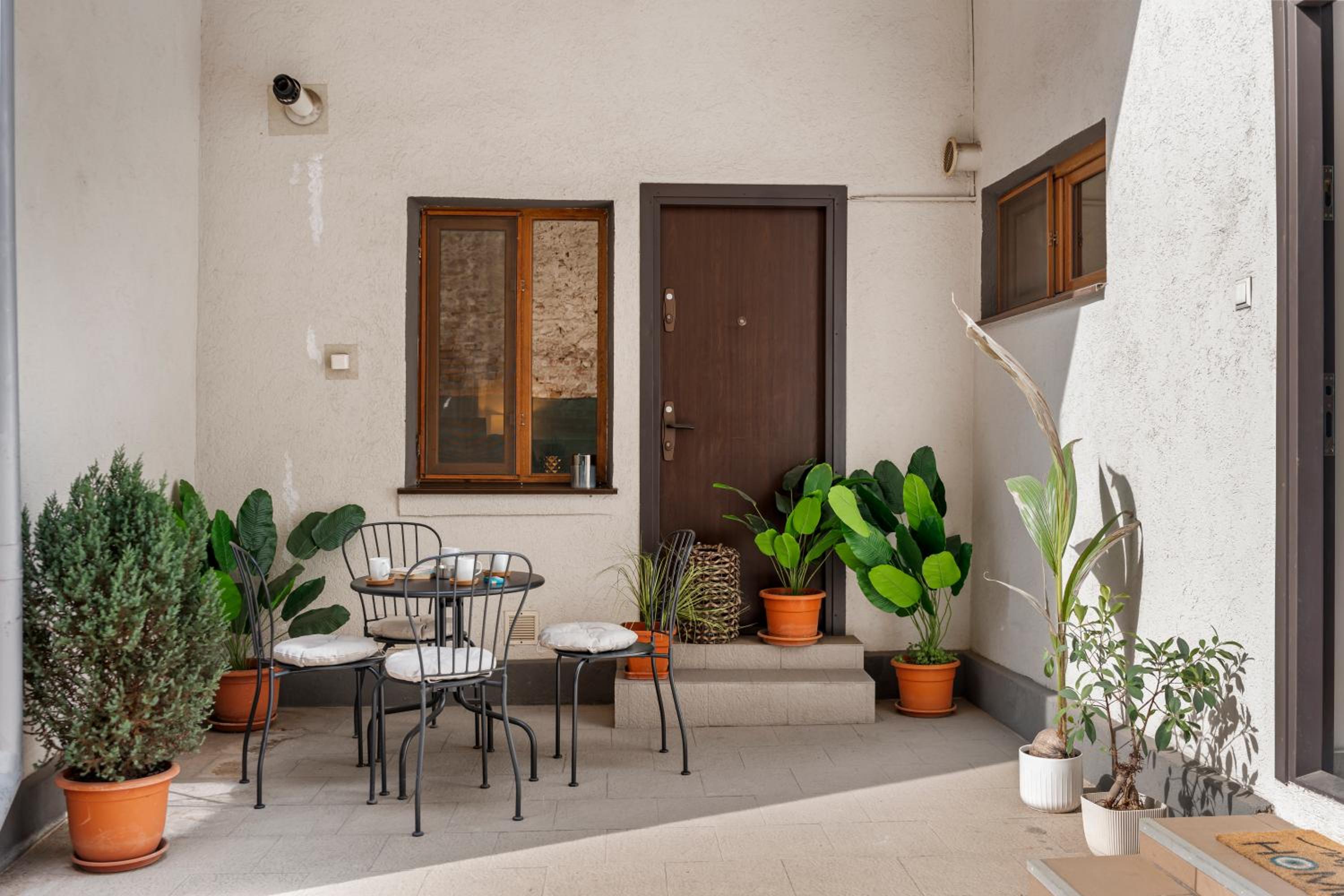 Central Luxury Apartments with Private Garden & Parking