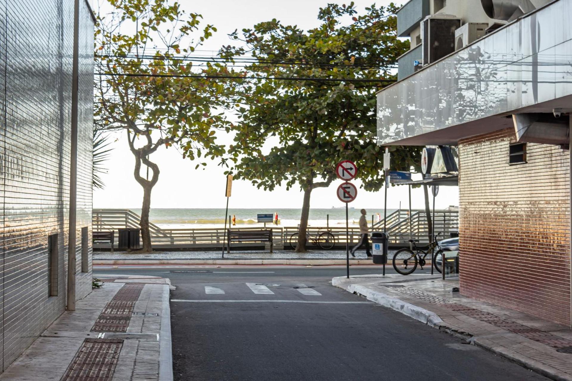 Custo Benefício, 100 metros da Praia, Bc P880